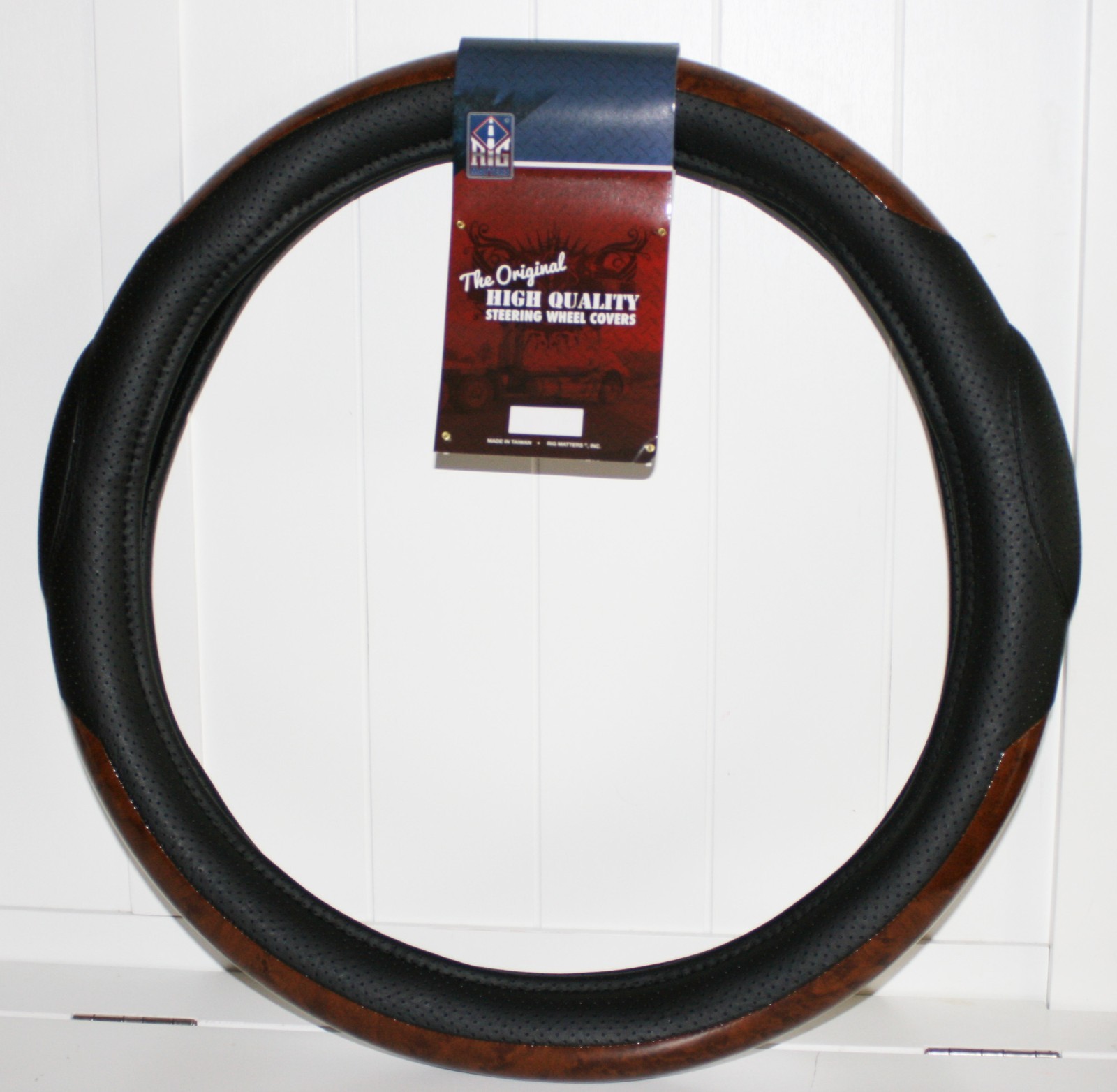 Rig Matters 65207 Black Woodgrain Steering Wheel Cover for 18\