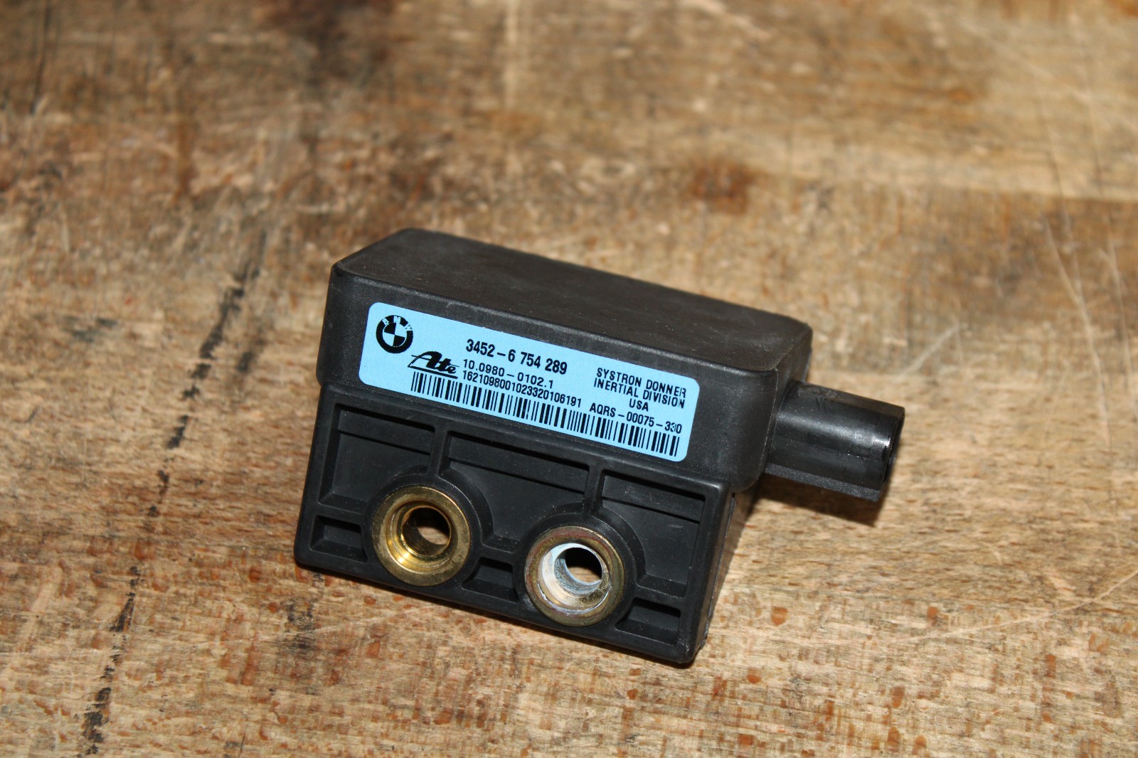 2000-2001 BMW E46 Z3 M3 Yaw Turn Rate Sensor Blue Label 34526754289 2000-2001 BMW E46 Z3 M3 Yaw Turn Rate Sensor Blue Label 34526754289