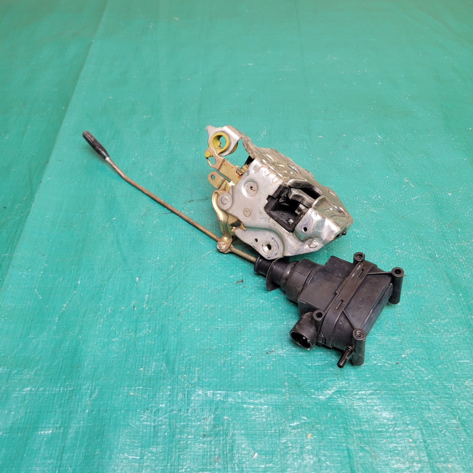 1988-1995 Mercedes W124 300CE E320 Right Passenger Door Lock Latch Actuator OEM
