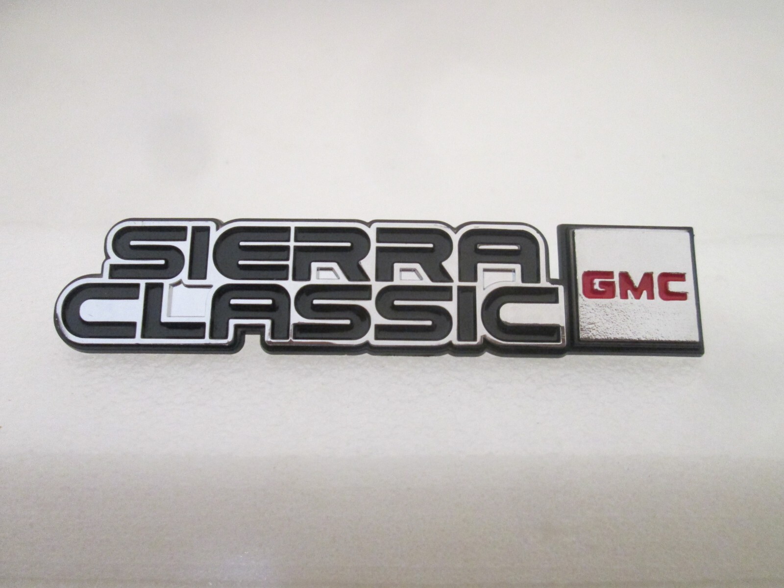 81-87 Sierra Classic Dash Emblem GMC truck  82 83 84 85 86 1981 1987