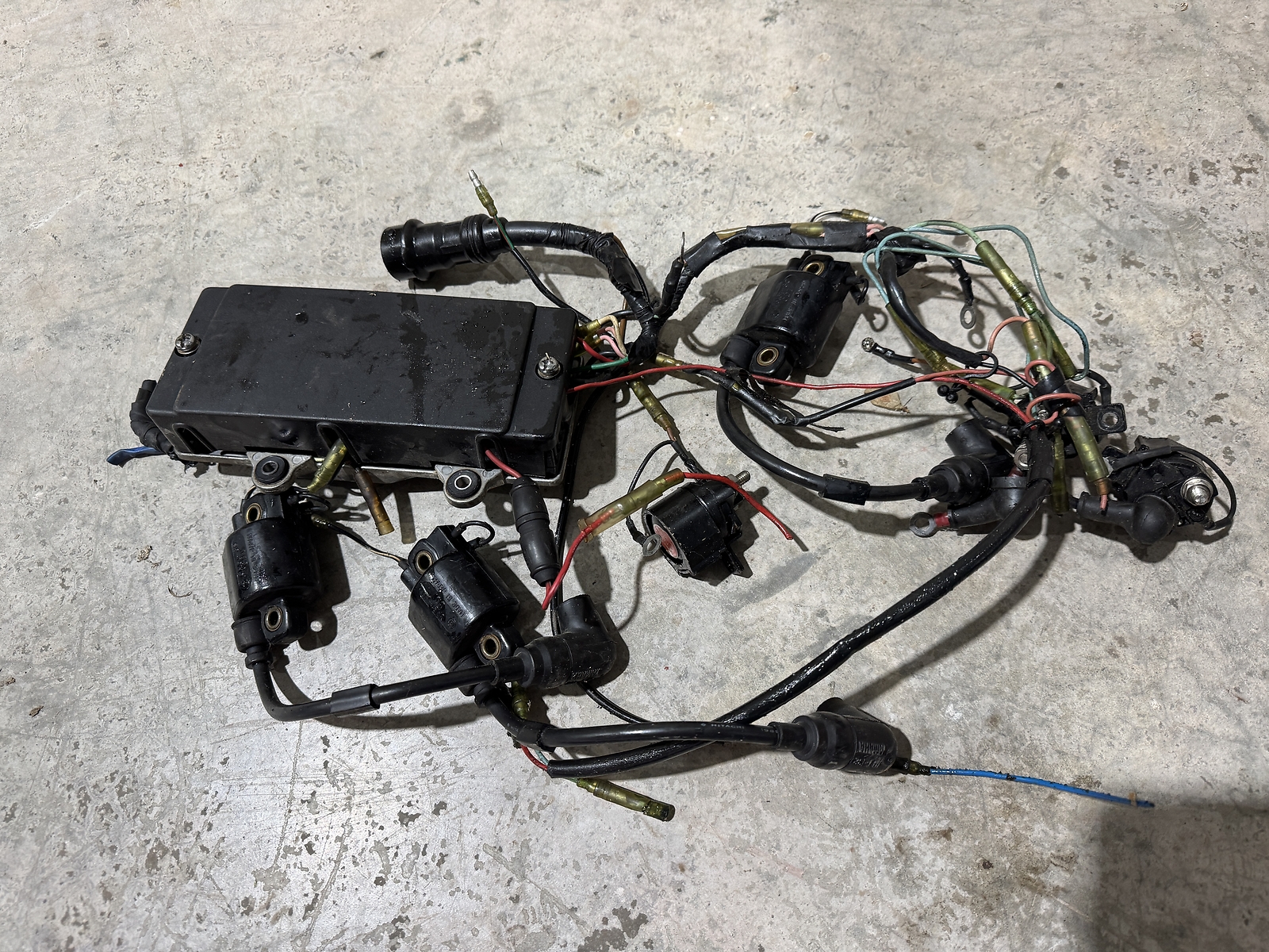 YAMAHA OUTBOARD CDI UNIT ASSEMBLY and COILS 2 stroke off 1986 70 hp outboard