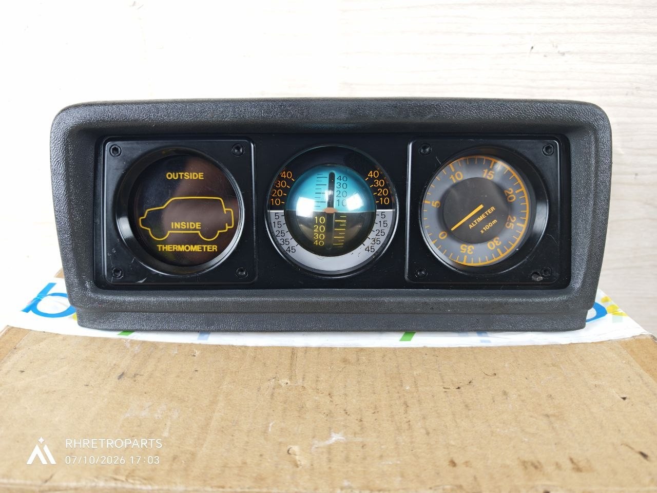 Mitsubishi Pajero L-149 3-Gauge  Meter Altimeter Inclinometer Central Display