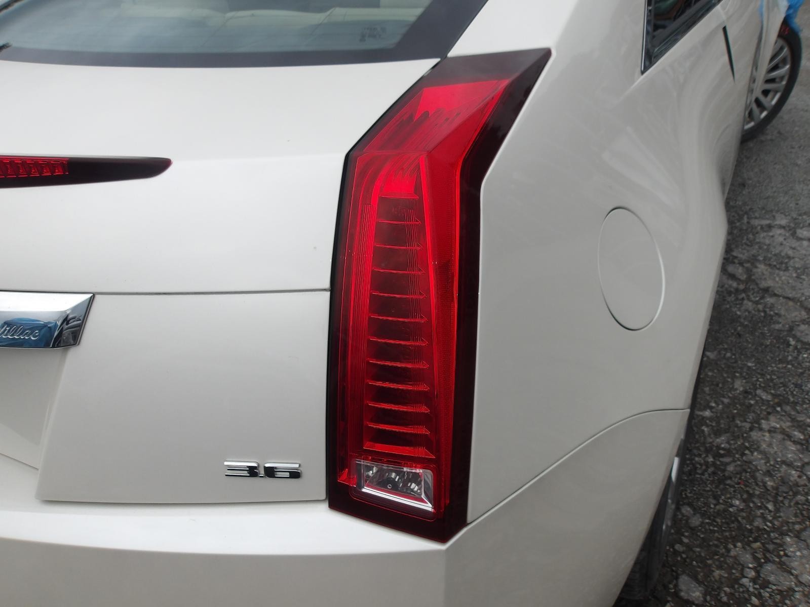 '11-'15 CADILLAC CTS Coupe Right passenger Taillight OEM 6 Month Warranty