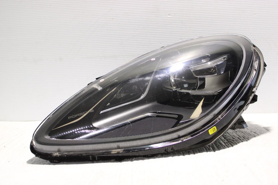 2019-2022 Porsche Macan LED Left Side Headlight Assembly OEM 95B941009AR