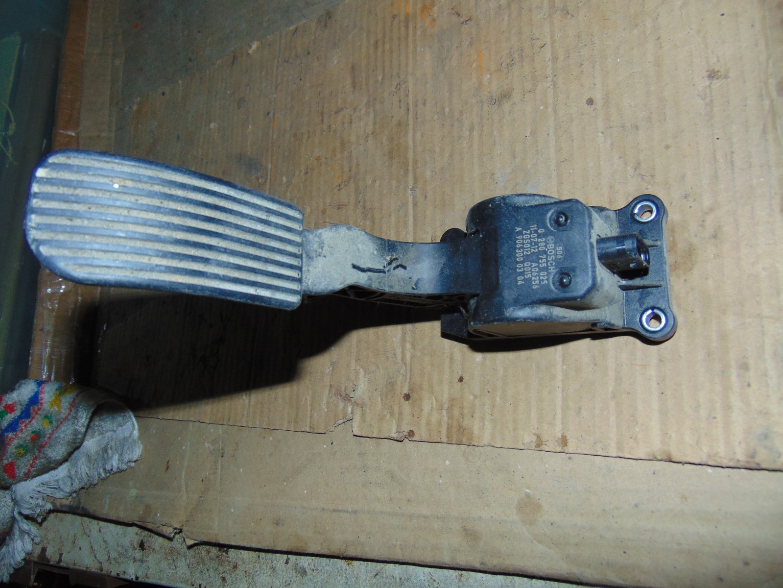 2007-18 MERCEDES DODGE FREIGHTLINER SPRINTER GAS PEDAL ACCELERATOR A9063000304