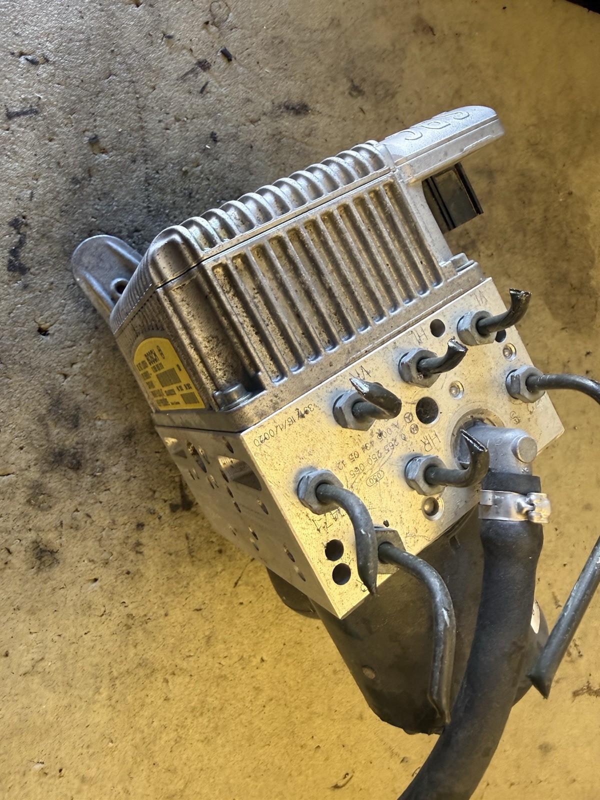 2003-2006 Mercedes E320 E350 E500 ABS Anti Lock Hydraulic Pump 0265960019 Oem 2003-2006 Mercedes E320 E350 E500 ABS Anti Lock Hydraulic Pump 0265960019 Oem