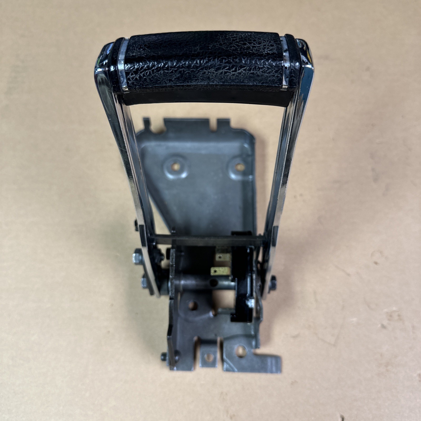 1968 1969 Chevrolet Camaro Original GM Automatic Floor Shifter W/Cable 3920267
