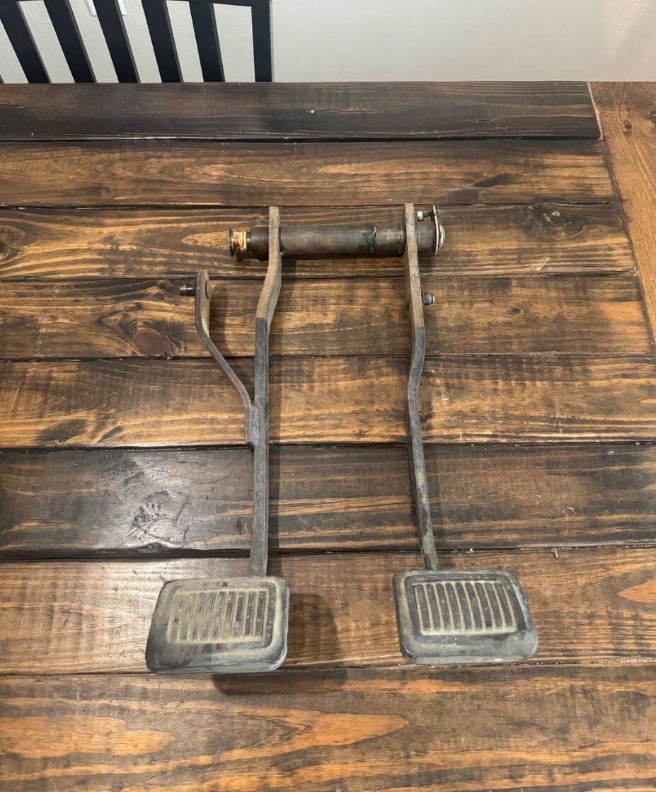 1989-1993 Dodge Ram Hydraulic Clutch and Brake Pedal Set 1st Gen Cummins Oem