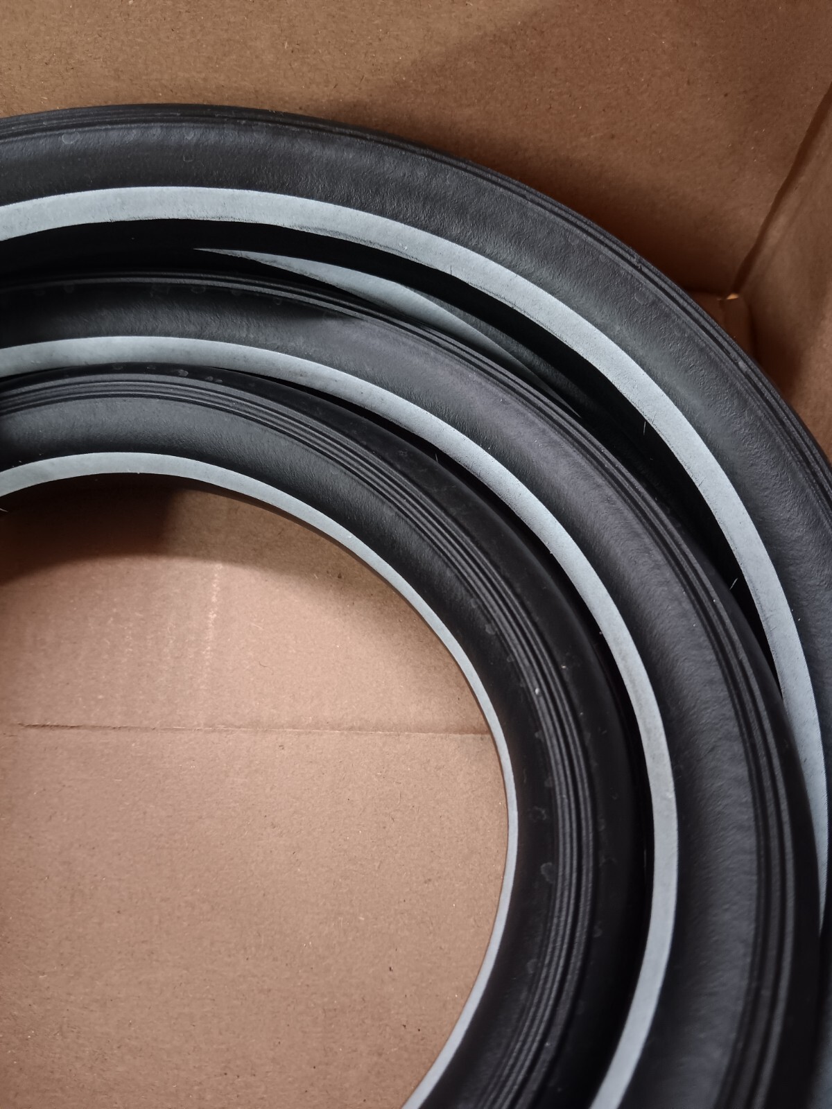 1965 66 67 Ford Mustang/ Autolite solid white stripe heater hose, ribbed 8 feet 1965 66 67 Ford Mustang/ Autolite solid white stripe heater hose, ribbed 8 feet