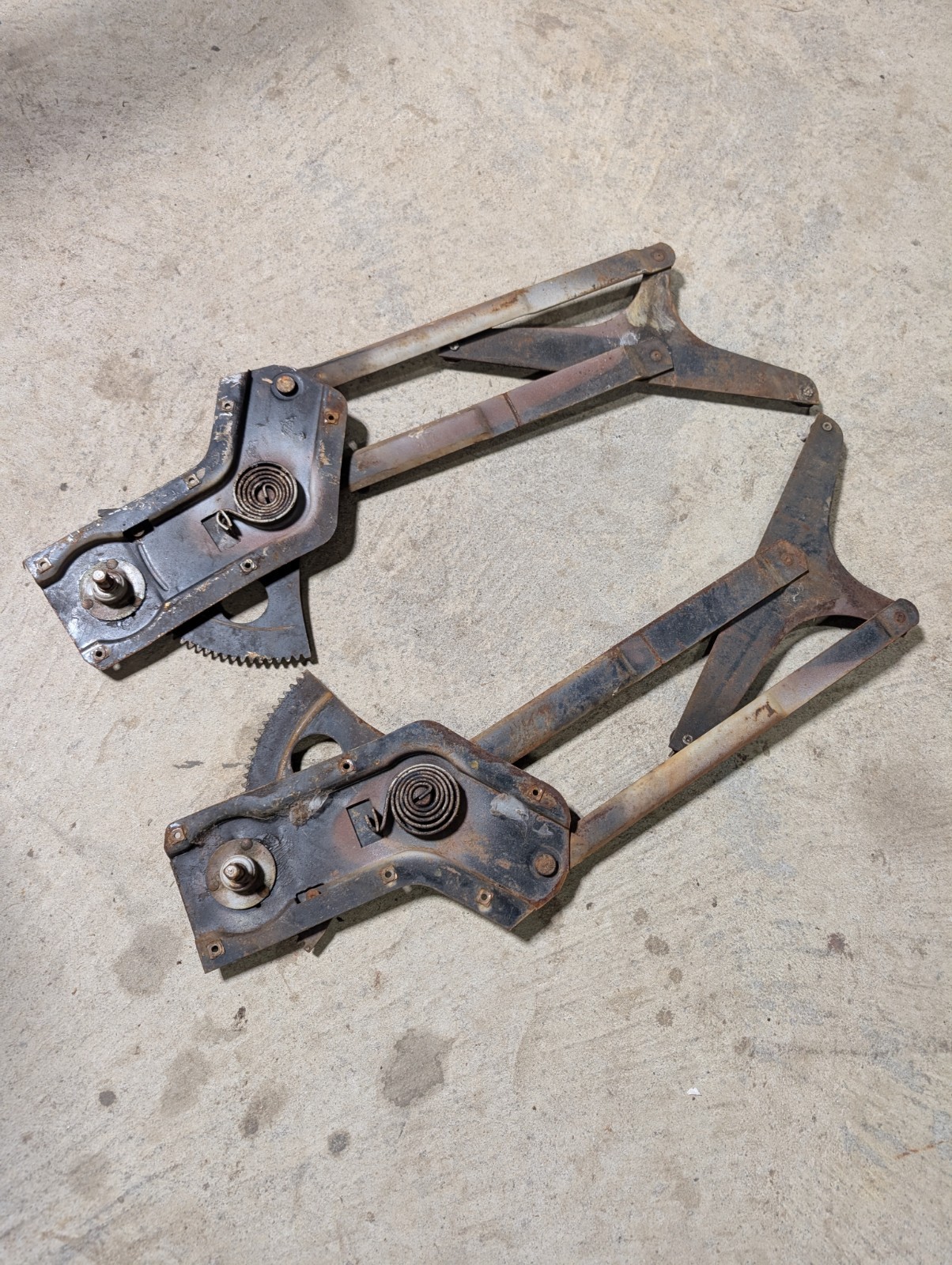 Kaiser Henry J 1951-1954 LH RH Window Regulators