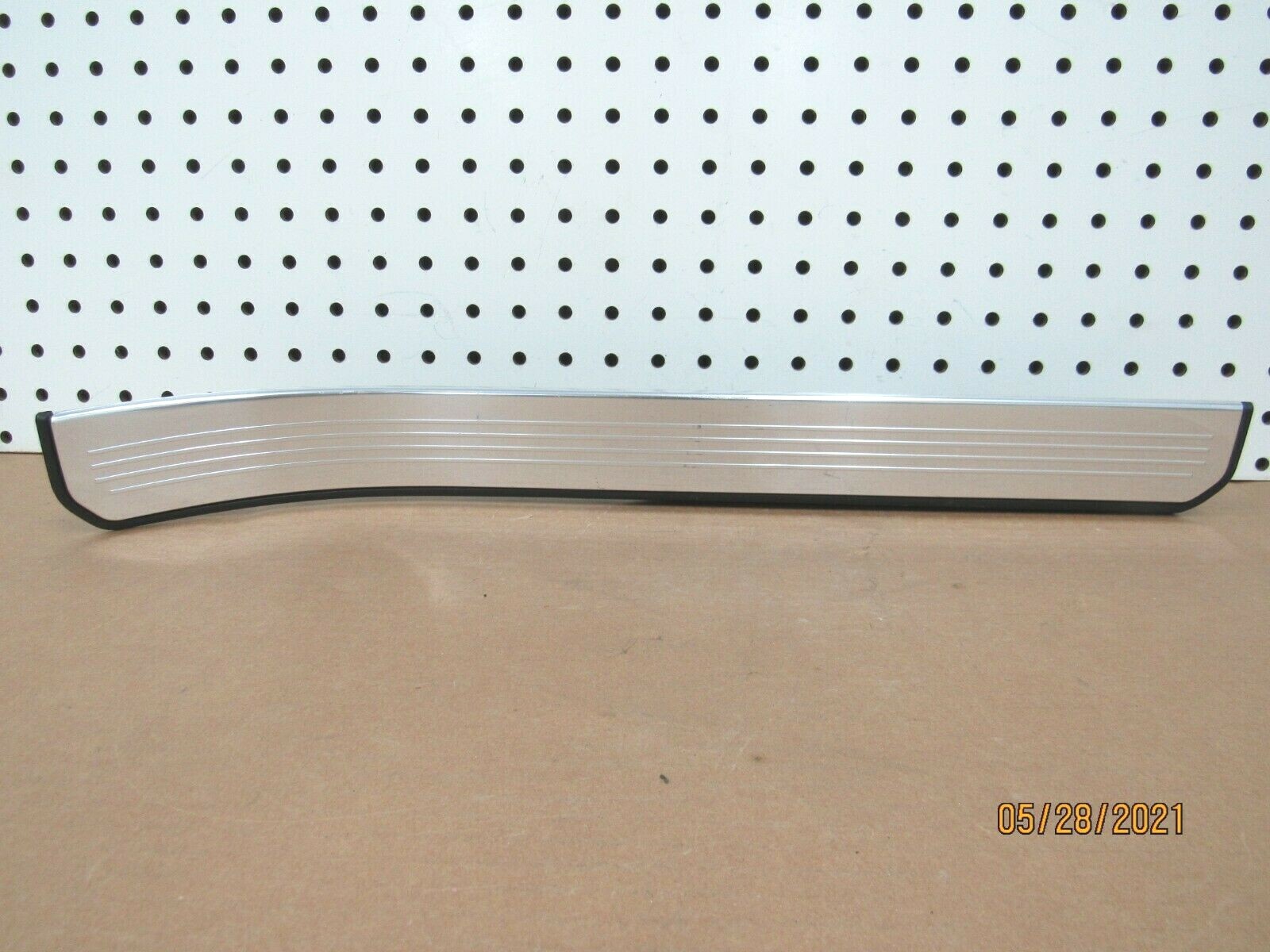 07 08 09 10 11 12 13 Mercedes S550 Left Rear Door Scuff Plate A2216801735 OEM