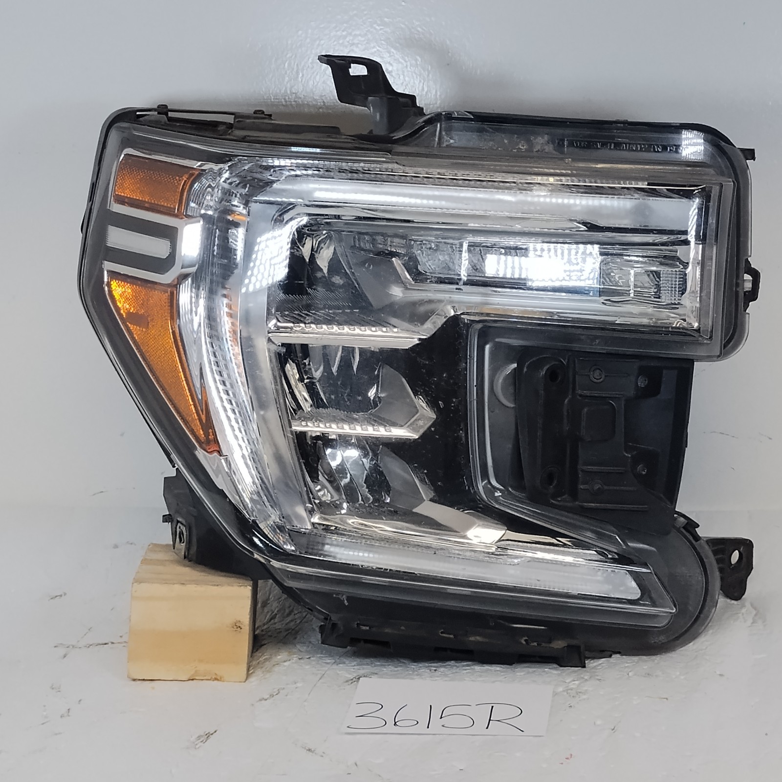 Complete 2019-2022 GMC Sierra 1500 OEM Full LED Headlight Right Side 84621807