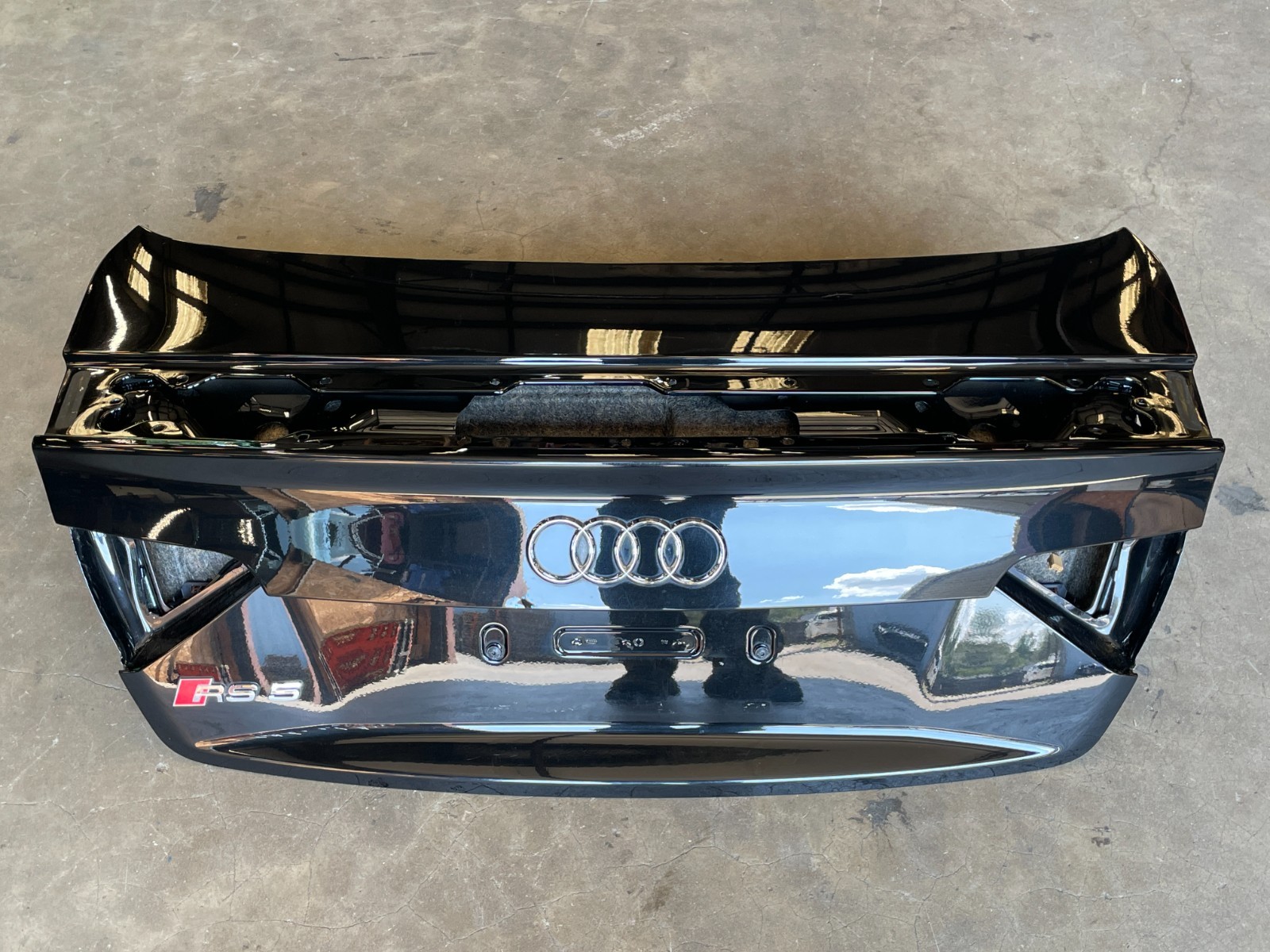 2013 2014 2015 Audi RS5 Rear Trunk Deck Shell Lid Cover Panel Black 1708 OEM 2013 2014 2015 Audi RS5 Rear Trunk Deck Shell Lid Cover Panel Black 1708 OEM