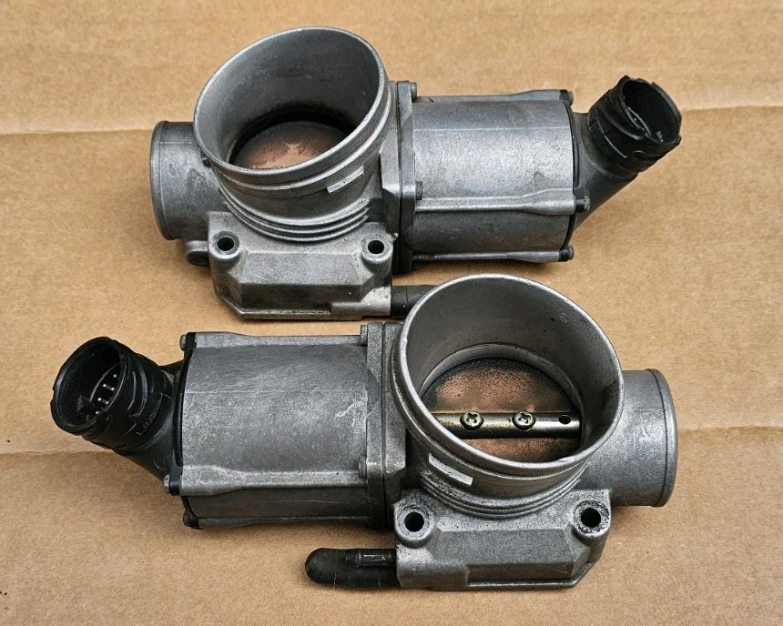 1995 1998 BMW E38 E31 750iL 850ci V12 Throttle Body Actuator / Pair M73b54