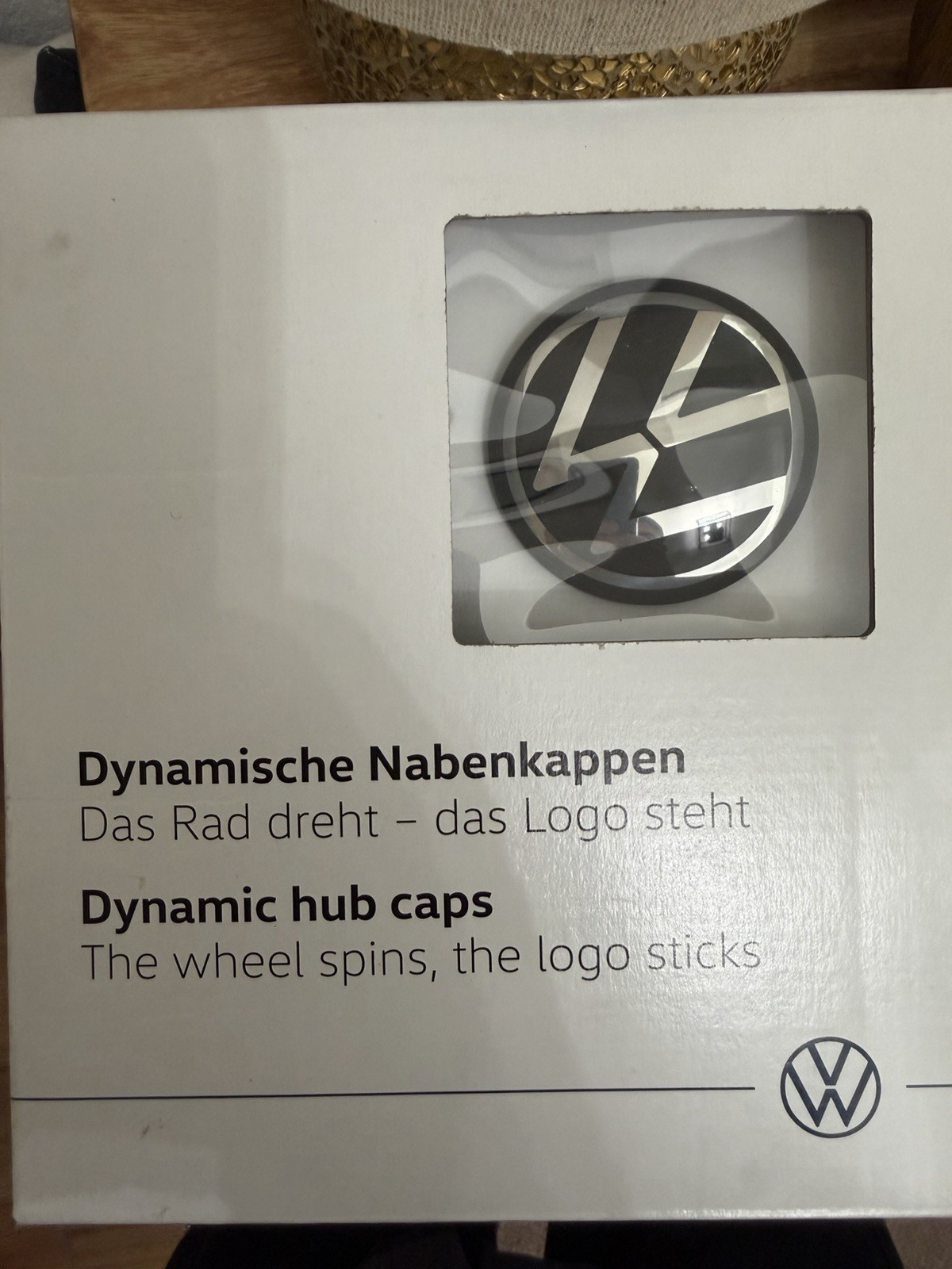 NEW OE 20-23 VW Volkswagen Audi  Dynamic Self-Level Center Caps 000071213D