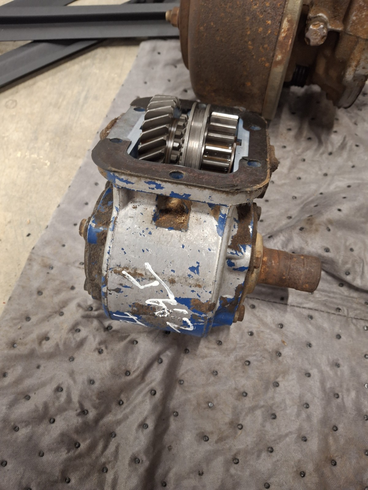 1988-1996 Ford ZF5 PTO Gearbox 1988-1996 Ford ZF5 PTO Gearbox
