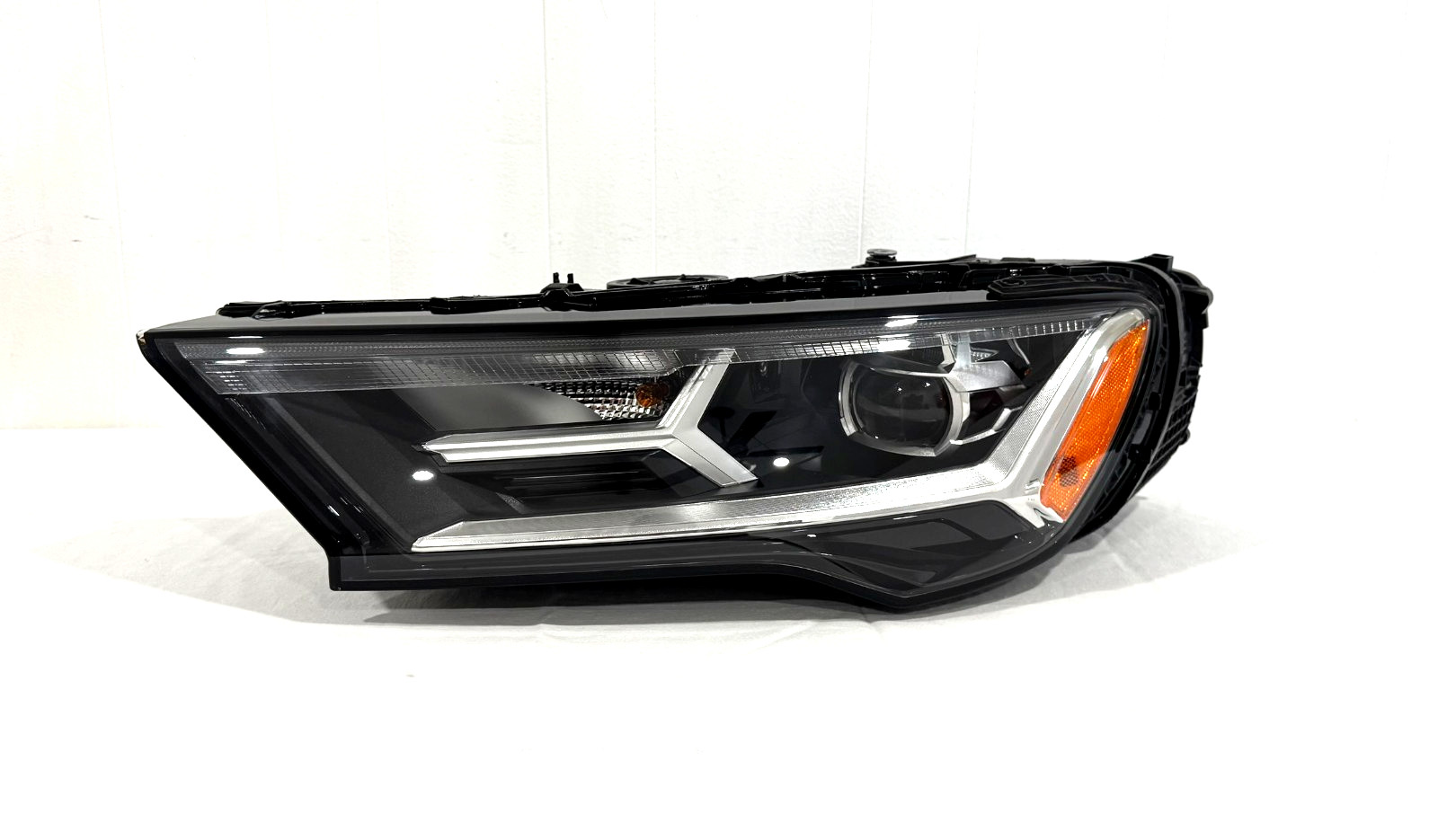 2020-2024 Audi Q7 LED HEADLIGHT LEFT DRIVER SIDE OEM