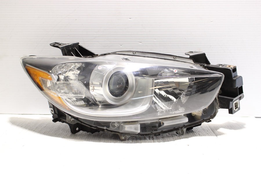 2013-2016 Mazda CX-5 Halogen Right Headlight Assembly OEM KD31-51030