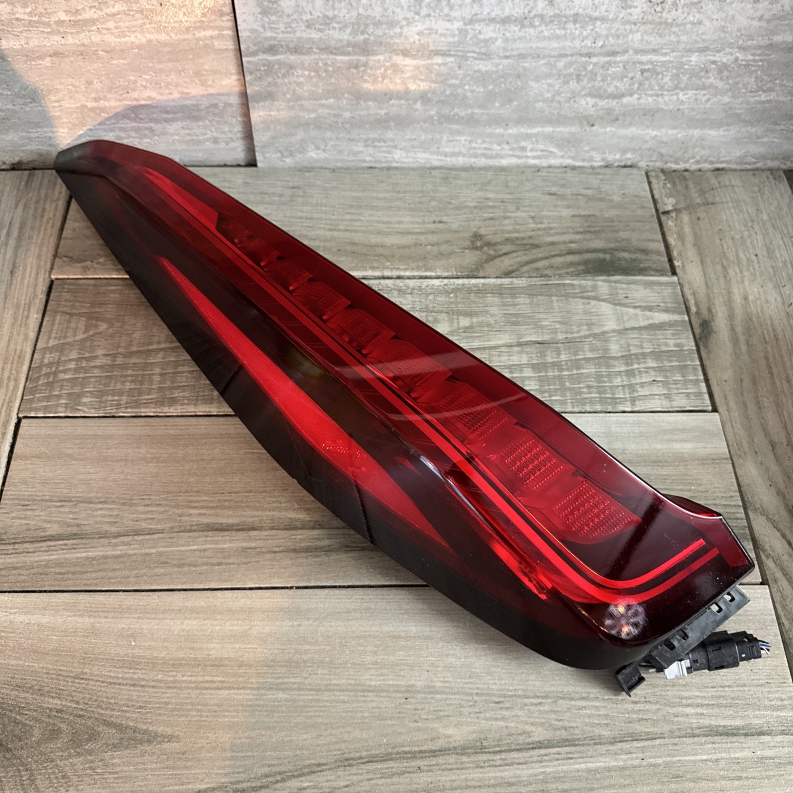 2019-2024 CADILLAC XT4 TAIL LIGHT ASSEMBLY OEM LH LEFT DRIVER SIDE LED 84522856