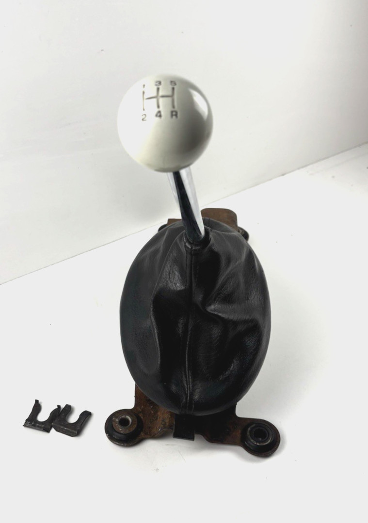2002-2010 Chrysler PT Cruiser Manual Floor Shifter Assembly w/ Knob OEM