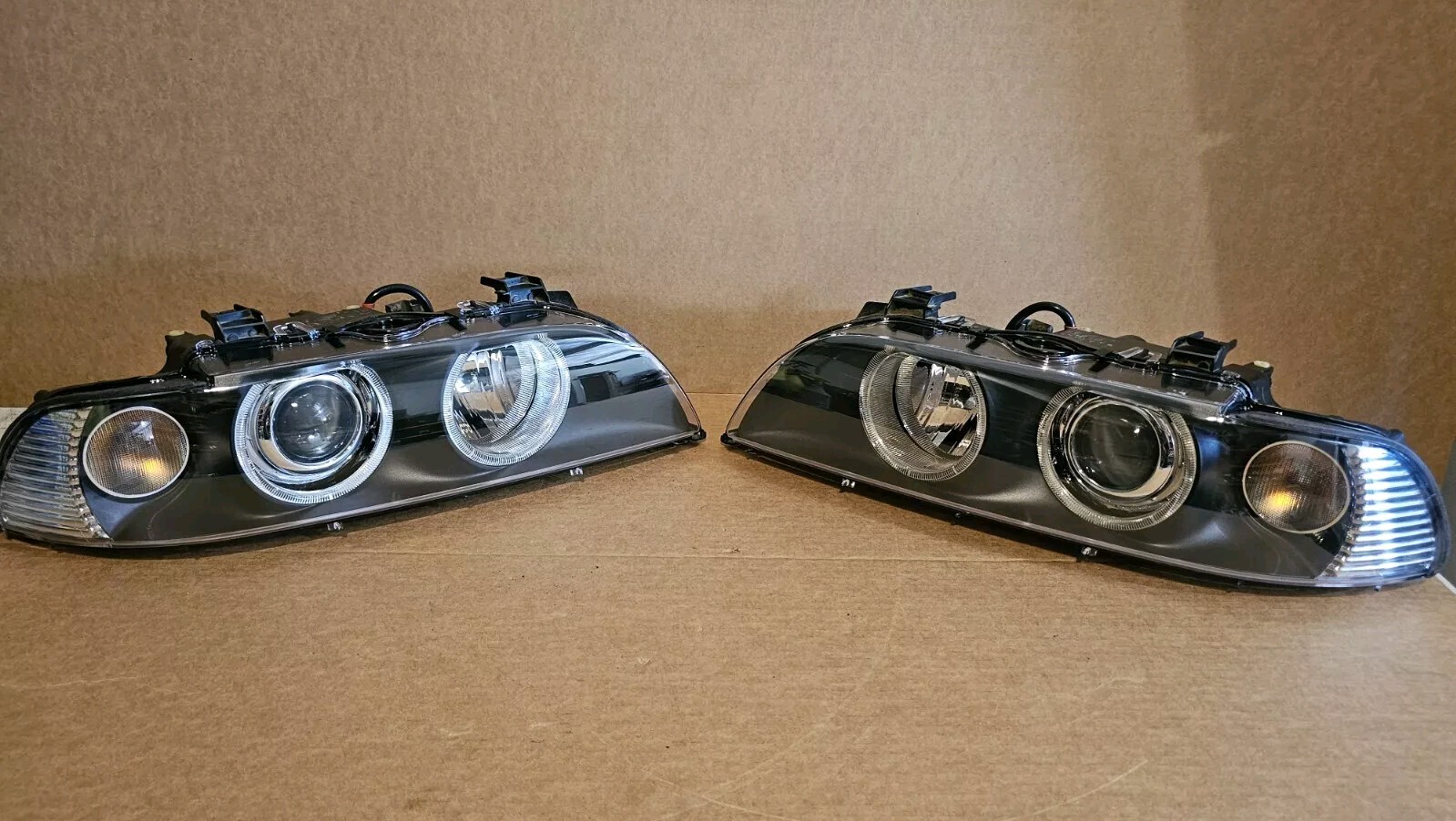 01-03 BMW E39 540i 525i 530i M5 Xenon Headlights Assembly, OEM Euro Set of L&R