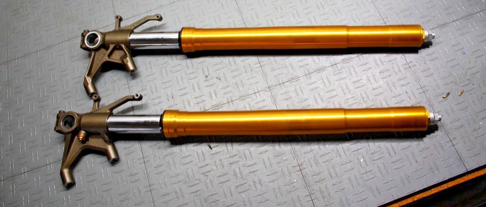 2005-2006 Kawasaki Ninja ZX6R Front Forks Shock Suspension Pair *STRIGHT* 2005-2006 Kawasaki Ninja ZX6R Front Forks Shock Suspension Pair *STRIGHT*