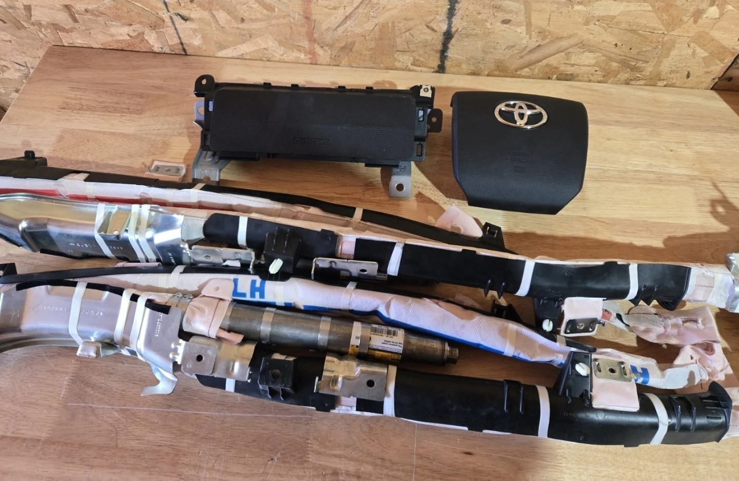 2016 -2023 TOYOTA TACOMA CREW CAB ROOF CURTAINS LEFT RIGHT DRIVER WHEEL AND KNEE
