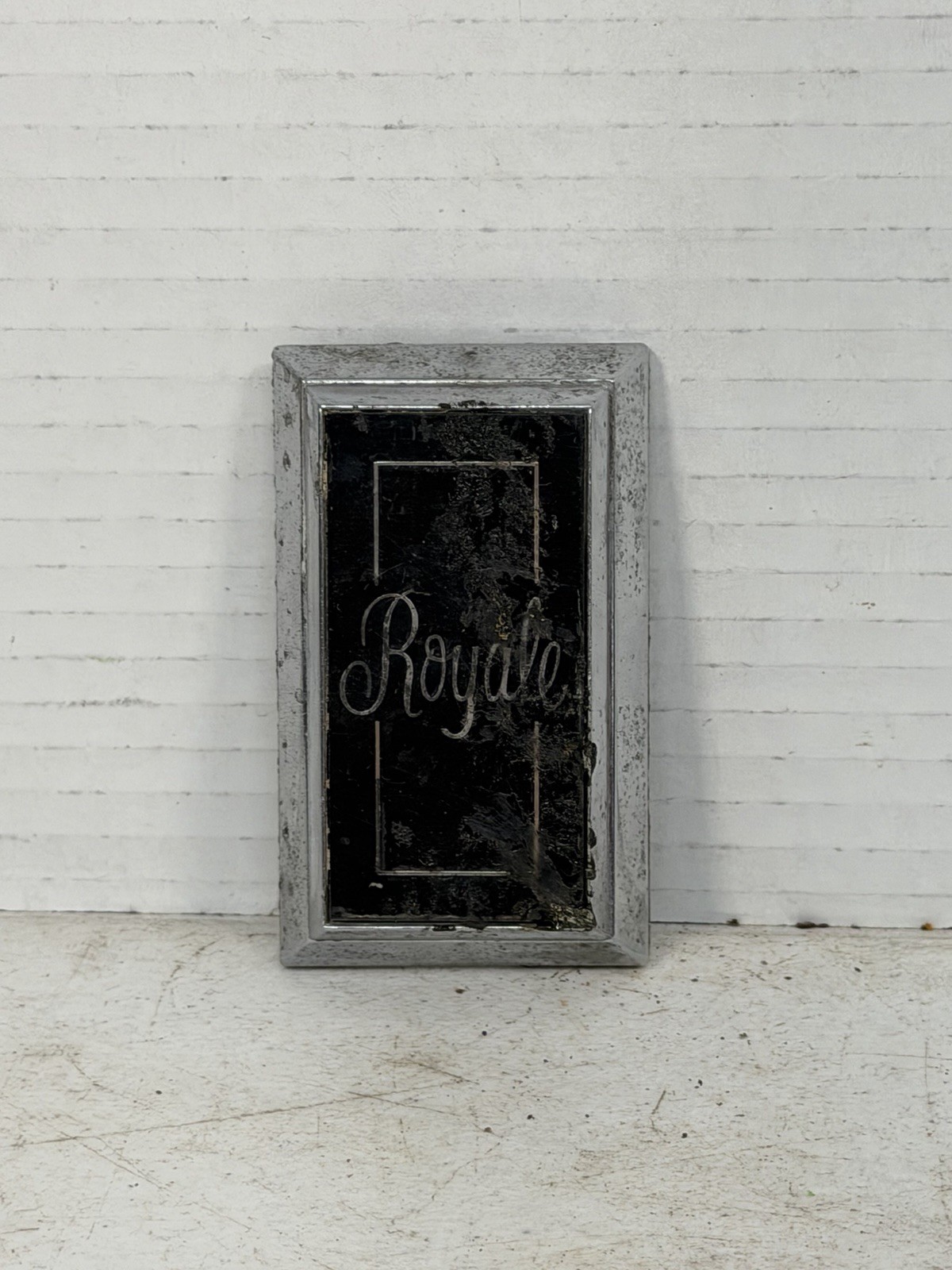 1980 1981 1982 1983 1984 Oldsmobile 88 Royale Trunk Lock Emblem Flip Cover 1980 1981 1982 1983 1984 Oldsmobile 88 Royale Trunk Lock Emblem Flip Cover