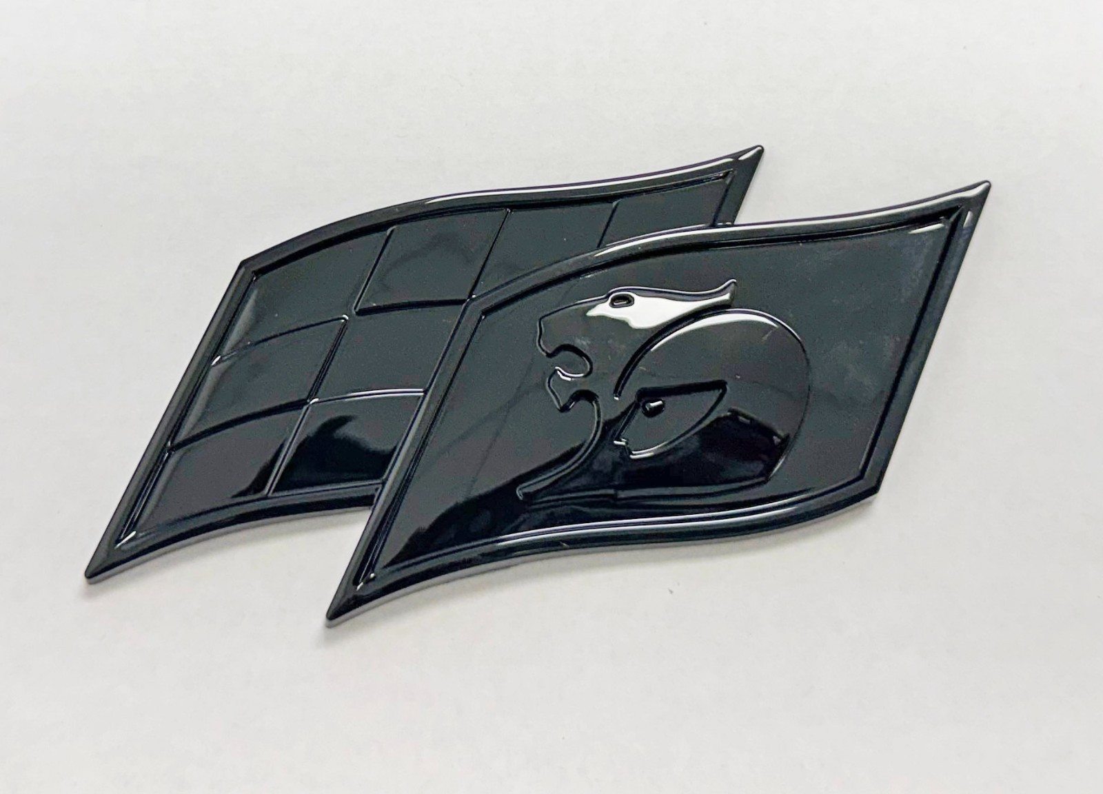 Holden HSV Racing Emblem Badge BLACK Pontiac GTO G8 Commodore Monaro Flag