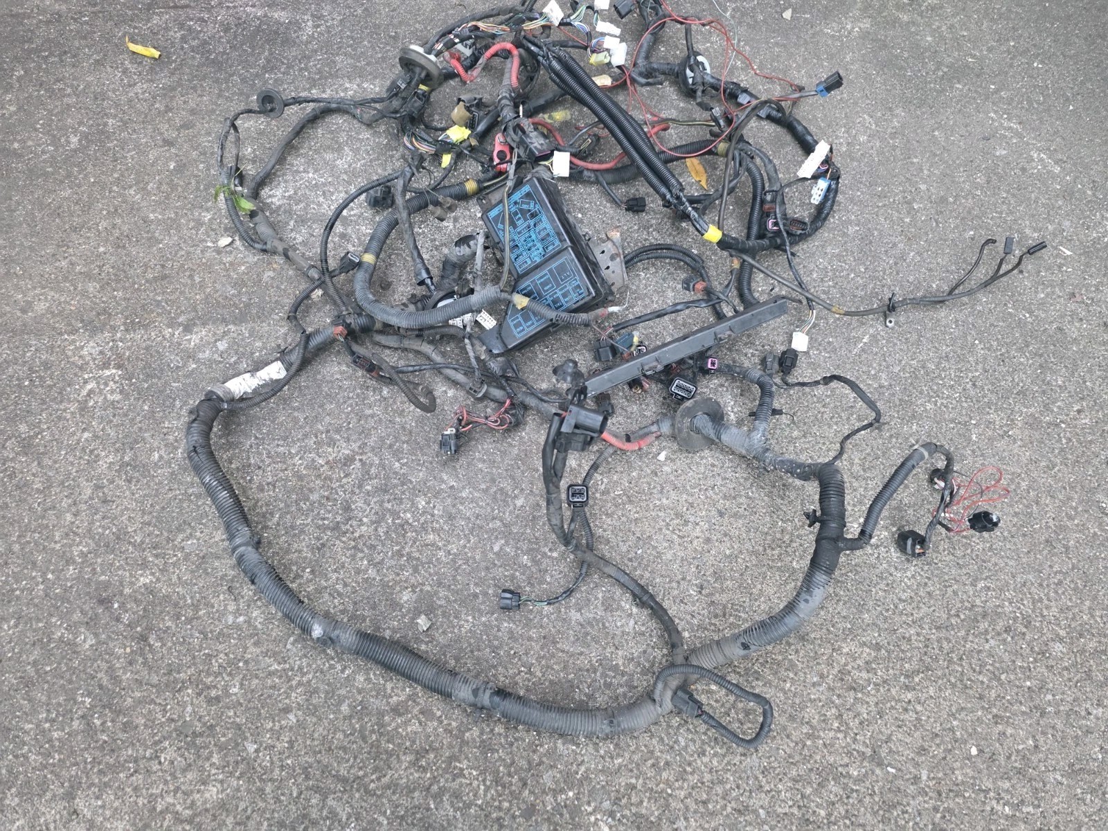 1991-92 Mitsubishi 3000GT Stealth DOHC Non Turbo M/T Engine Wiring Harness 1991-92 Mitsubishi 3000GT Stealth DOHC Non Turbo M/T Engine Wiring Harness