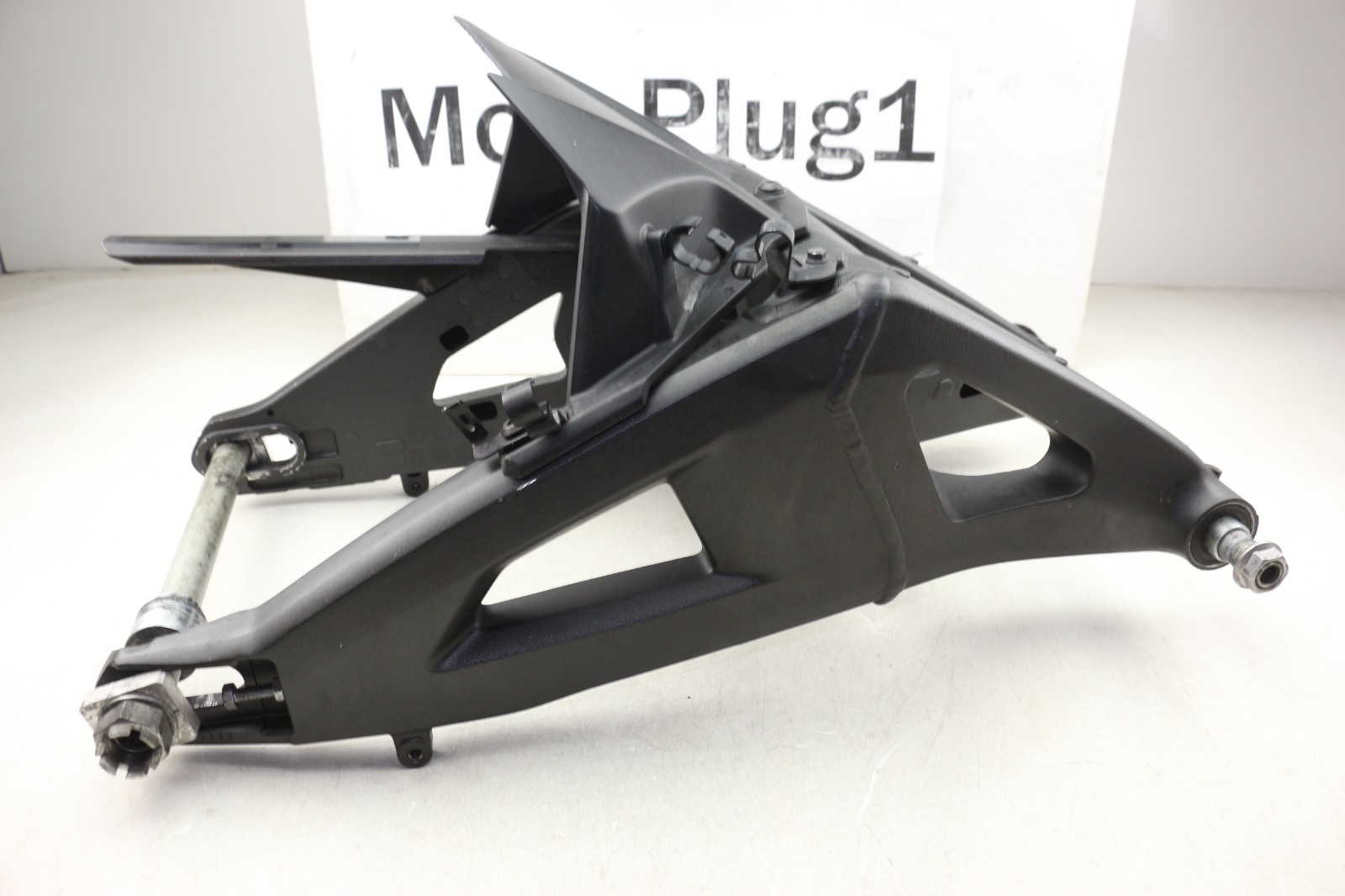 2020 - 2025 Kawasaki ZH2 Zr1000 Z H2 Oem Rear Swingarm Back Suspension Arm STR8 2020 - 2025 Kawasaki ZH2 Zr1000 Z H2 Oem Rear Swingarm Back Suspension Arm STR8