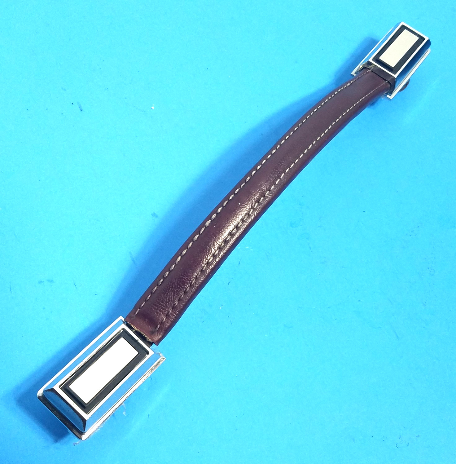 ONE Ford / Mercury / Lincoln 13 INCH Burgundy Door Pull Strap D3MB-6522668-AB ONE Ford / Mercury / Lincoln 13 INCH Burgundy Door Pull Strap D3MB-6522668-AB