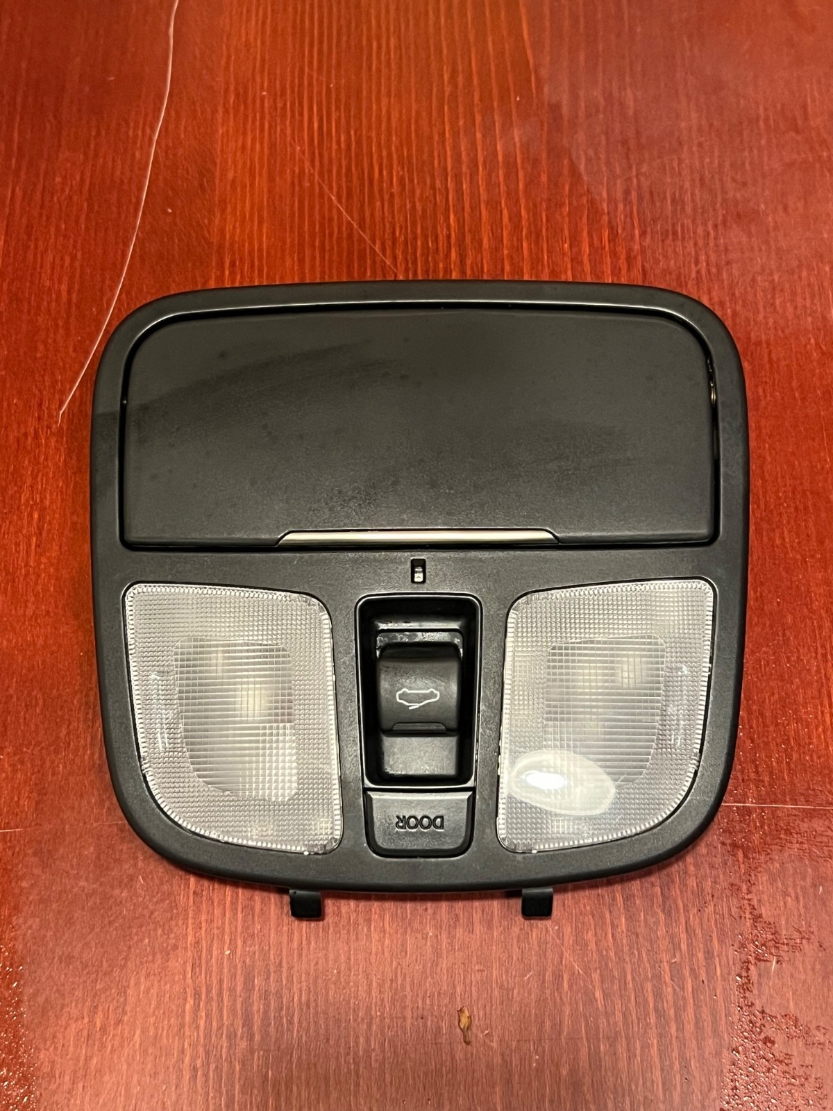2013-2016 Hyundai Genesis Coupe Black Dome Light Assembly OEM RP24 2013-2016 Hyundai Genesis Coupe Black Dome Light Assembly OEM RP24