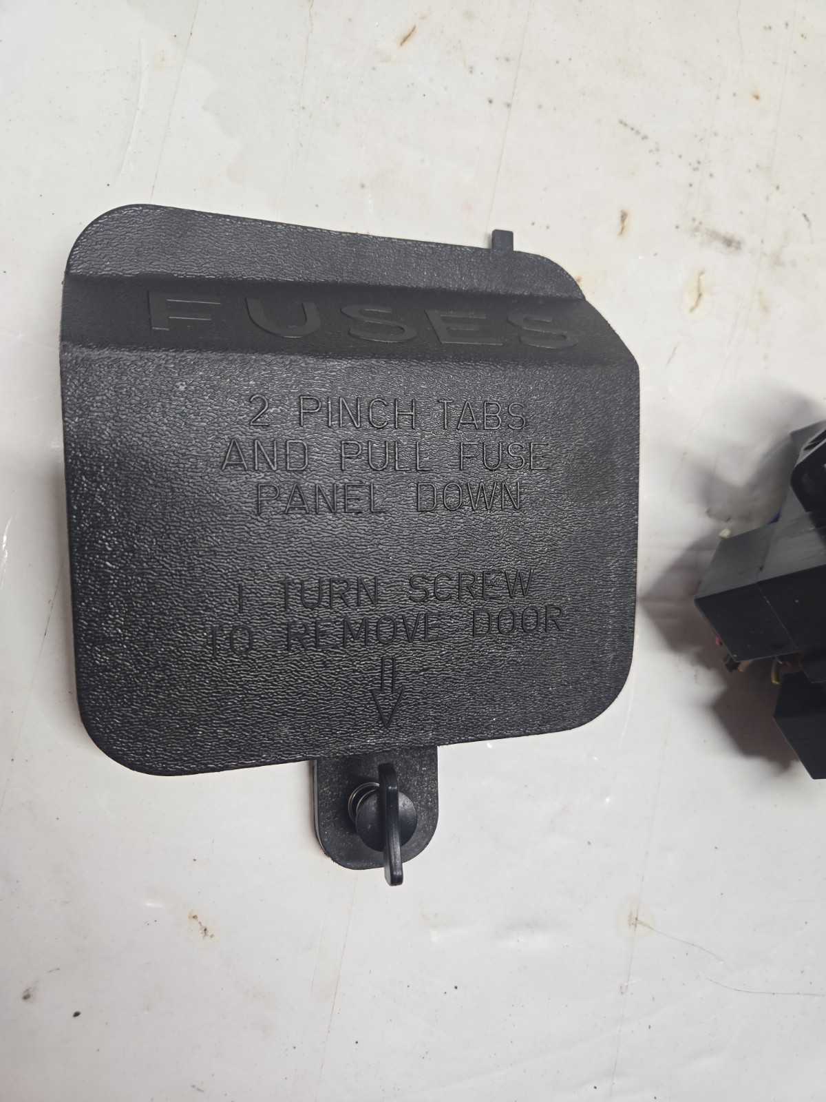 Pontiac Firebird Fuse Box With Cover 3rd Gen 82-92 OEM Pontiac Firebird Fuse Box With Cover 3rd Gen 82-92 OEM