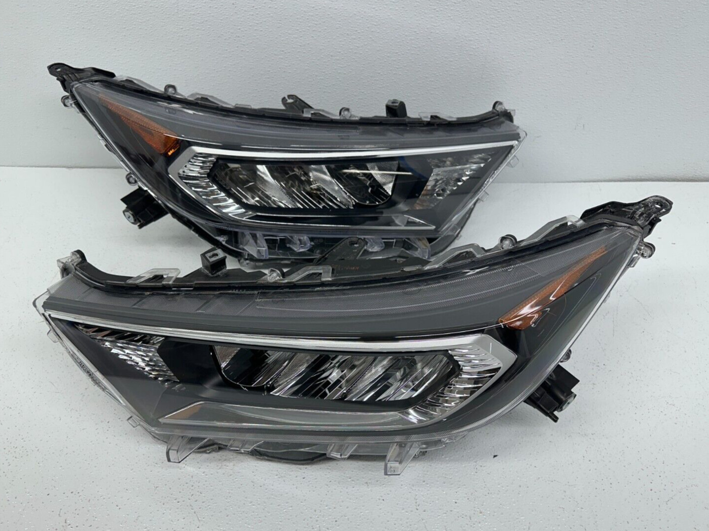 MINT 2019-2021 TOYOTA RAV4 LEFT & RIGHT HEADLIGHT REFLECTOR LED CHROME SET OEM MINT 2019-2021 TOYOTA RAV4 LEFT & RIGHT HEADLIGHT REFLECTOR LED CHROME SET OEM