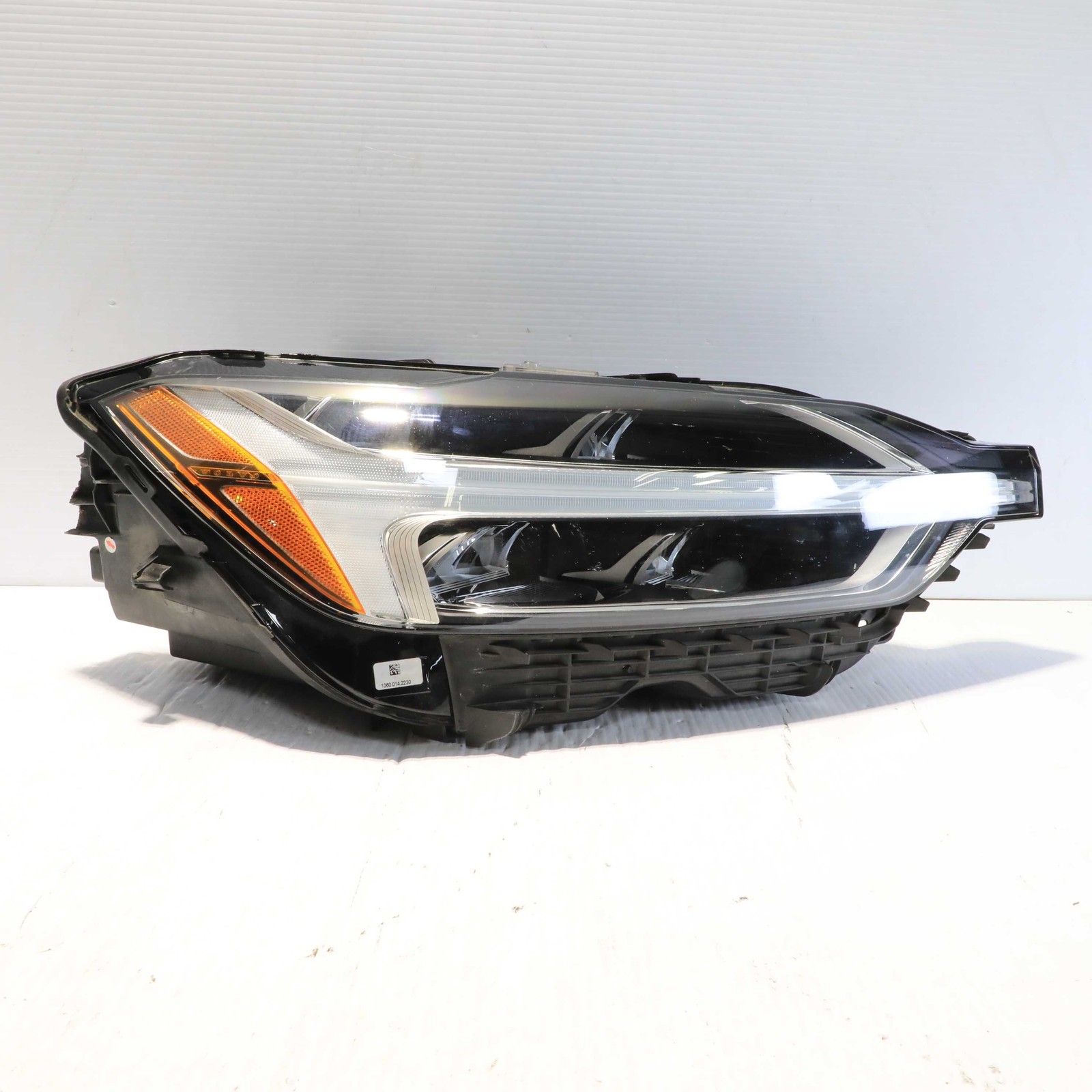 2019-2022 Volvo XC60 Full LED System Right Side Headlight Assembly OEM 32337392