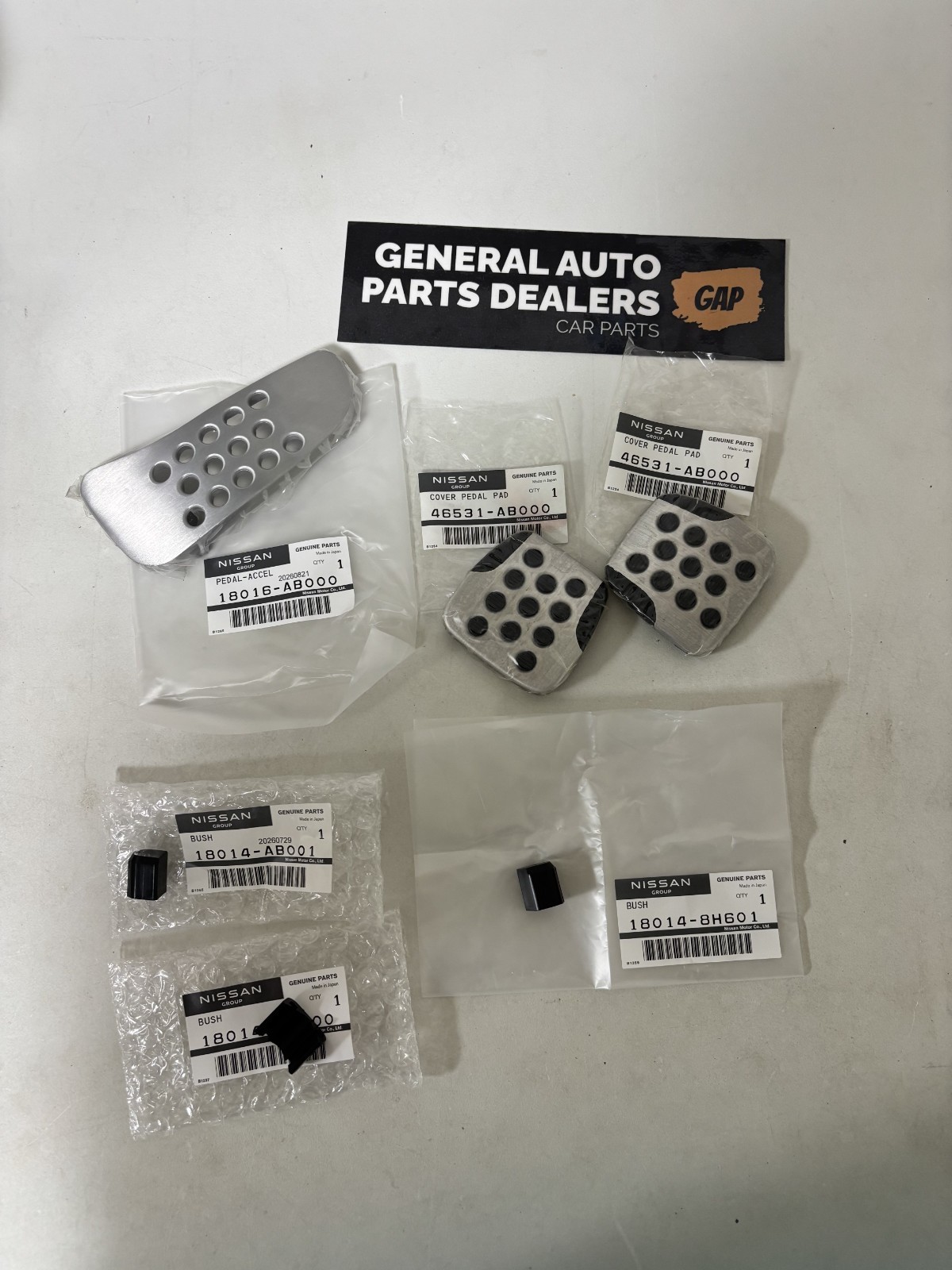 Genuine NISSAN Skyline BNR34 R34 R33 GT-R Bush & Aluminum Pedal Set Pad AUTECH