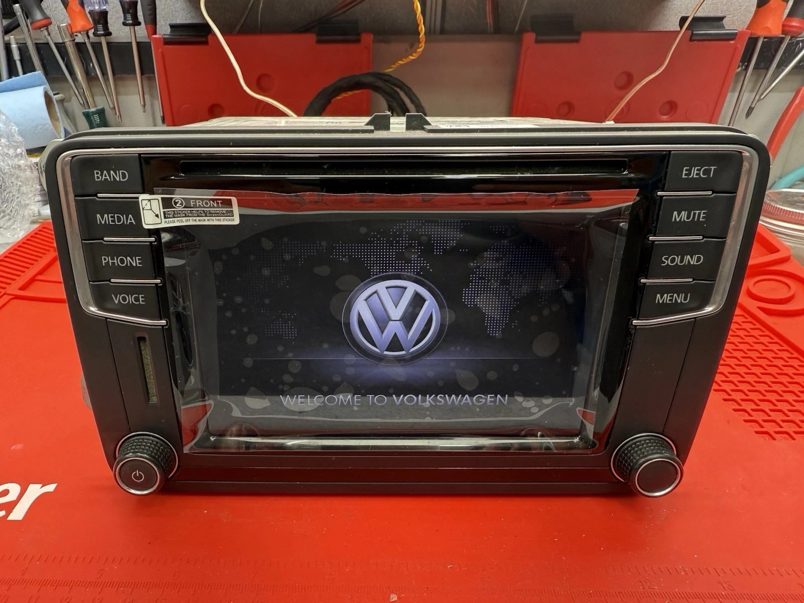 Reman 2016 2017 VW Volkswagen Jetta Passat OEM AM FM Radio Display Receiver Reman 2016 2017 VW Volkswagen Jetta Passat OEM AM FM Radio Display Receiver