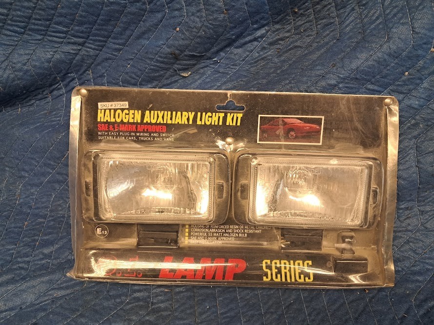 Halogen Auxiliary Light Kit Driving Fog Lamps SAE E-Mark Approved NOS Pair