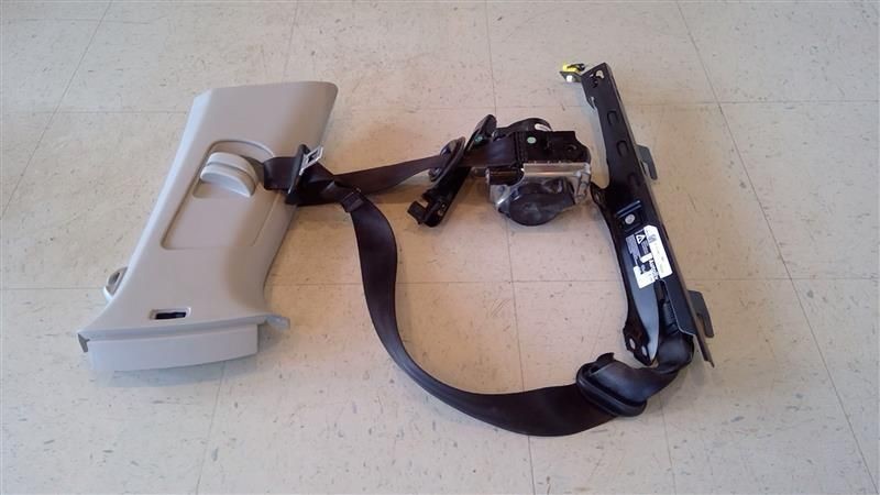 2015-2019 Volkswagen Golf Right Passenger Side Seat Belt Retractor Black Used