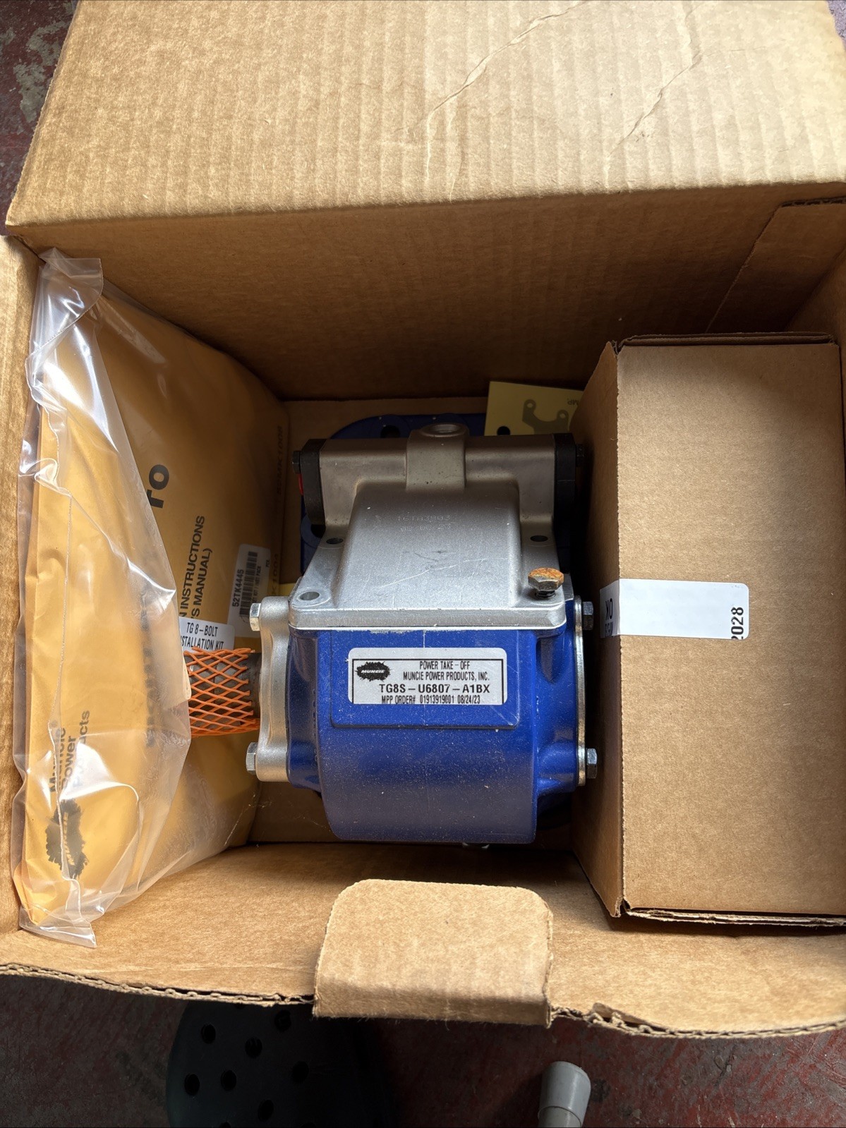 Muncie TG8S-U6807-A1BX Power Take Off PTO install Kit TG Series 8-Bolt