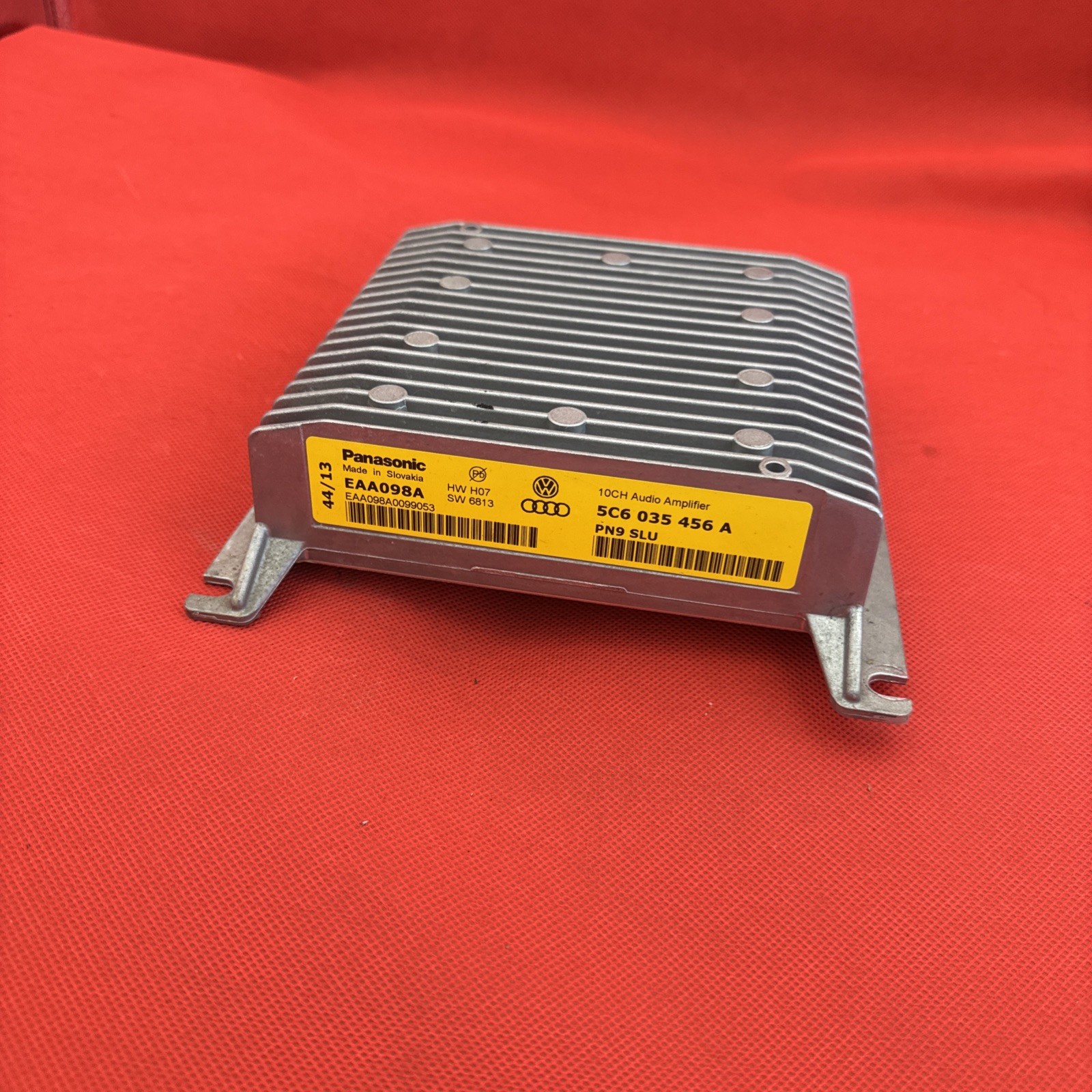 2013-2015 VW Passat Fender Premium Audio 10CH Amplifier 5C6035456A Panasonic OEM