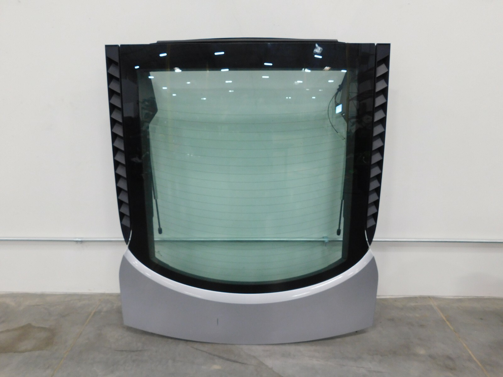 2015 12 13 14 15  Audi R8 V10 Engine Deck Lid Hatch Glass / Tailgate #1011 o5