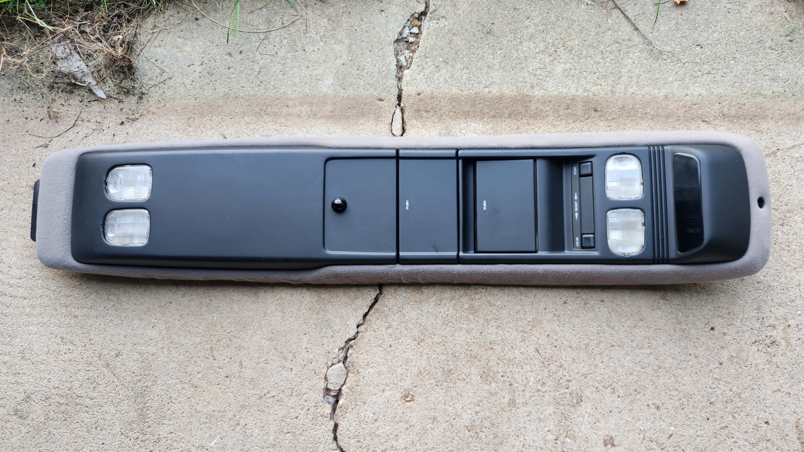 93-98 Jeep Grand Cherokee ZJ Gray Overhead Roof Console Dome Light OEM 93-98 Jeep Grand Cherokee ZJ Gray Overhead Roof Console Dome Light OEM