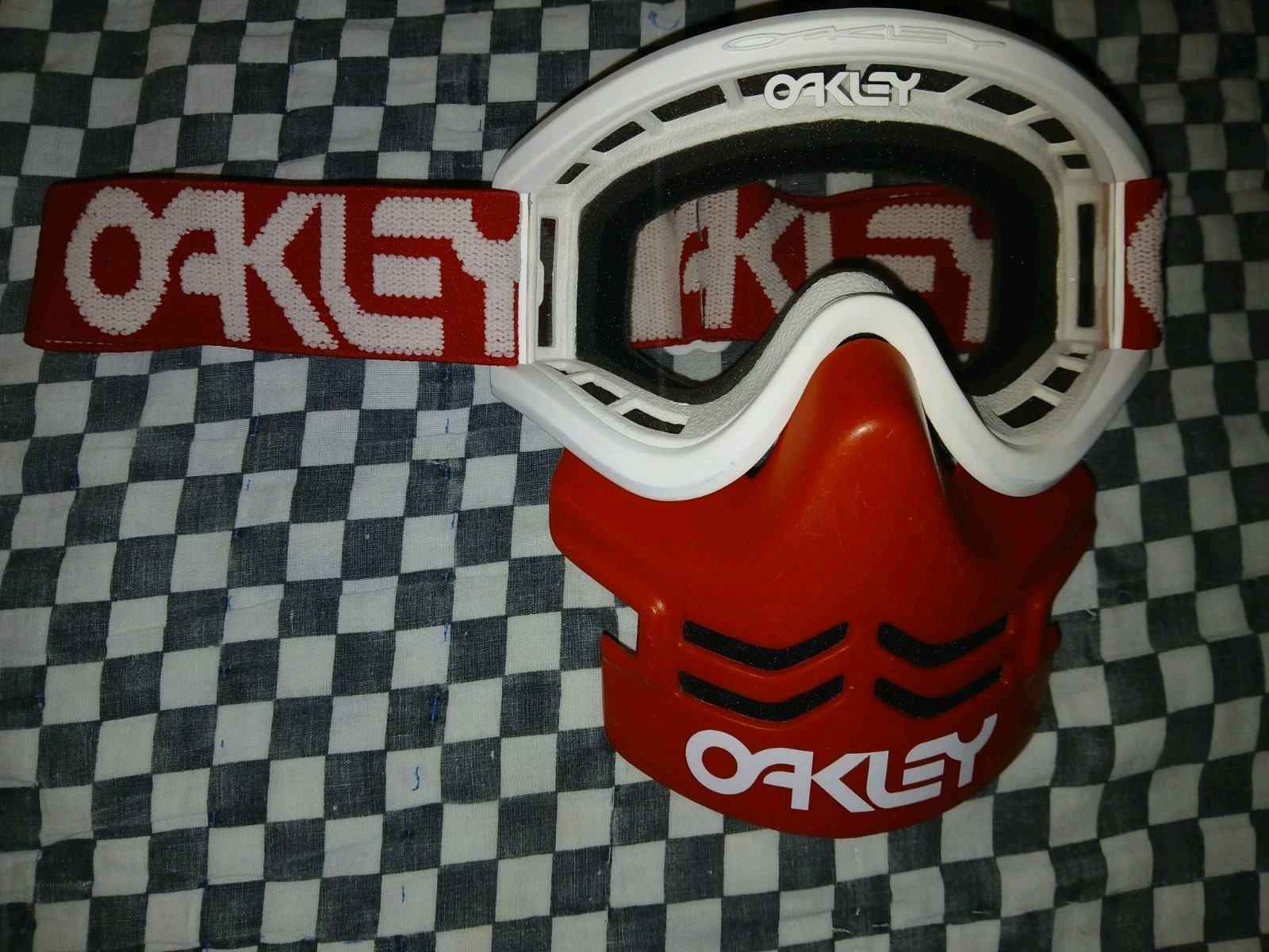 Vintage Oakley goggles White / Red Full Mask mx,ama, , helmet, visor Vintage Oakley goggles White / Red Full Mask mx,ama, , helmet, visor