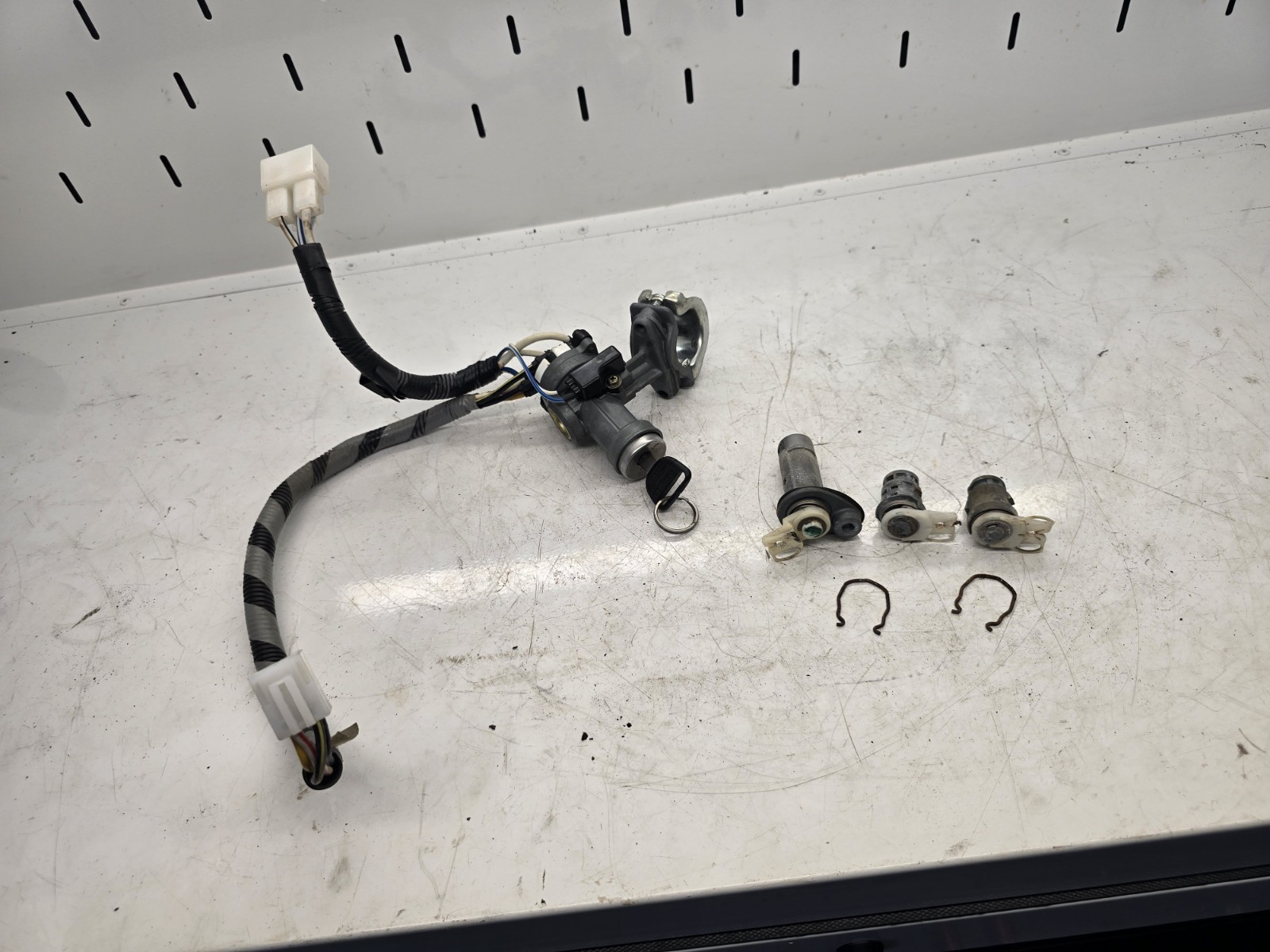 1988-1991 HONDA CRX IGNITION DOOR LOCKS AND HATCH CYLINDER SET MATCHED SAME KEY