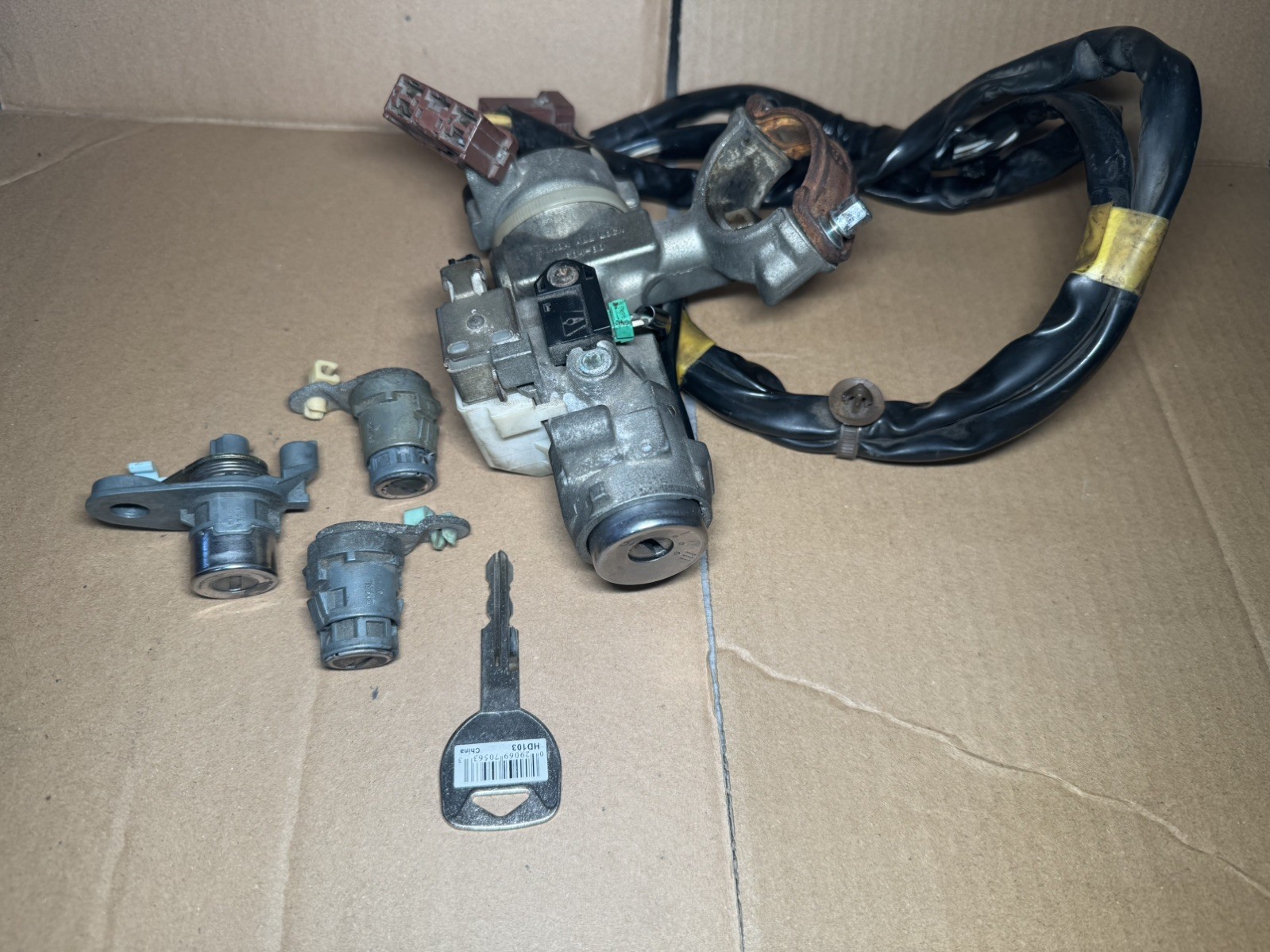 1996 1997 1998 1999 2000 HONDA CIVIC OEM IGNITION SWITCH TRUNK DOORS LOCK KEY AT