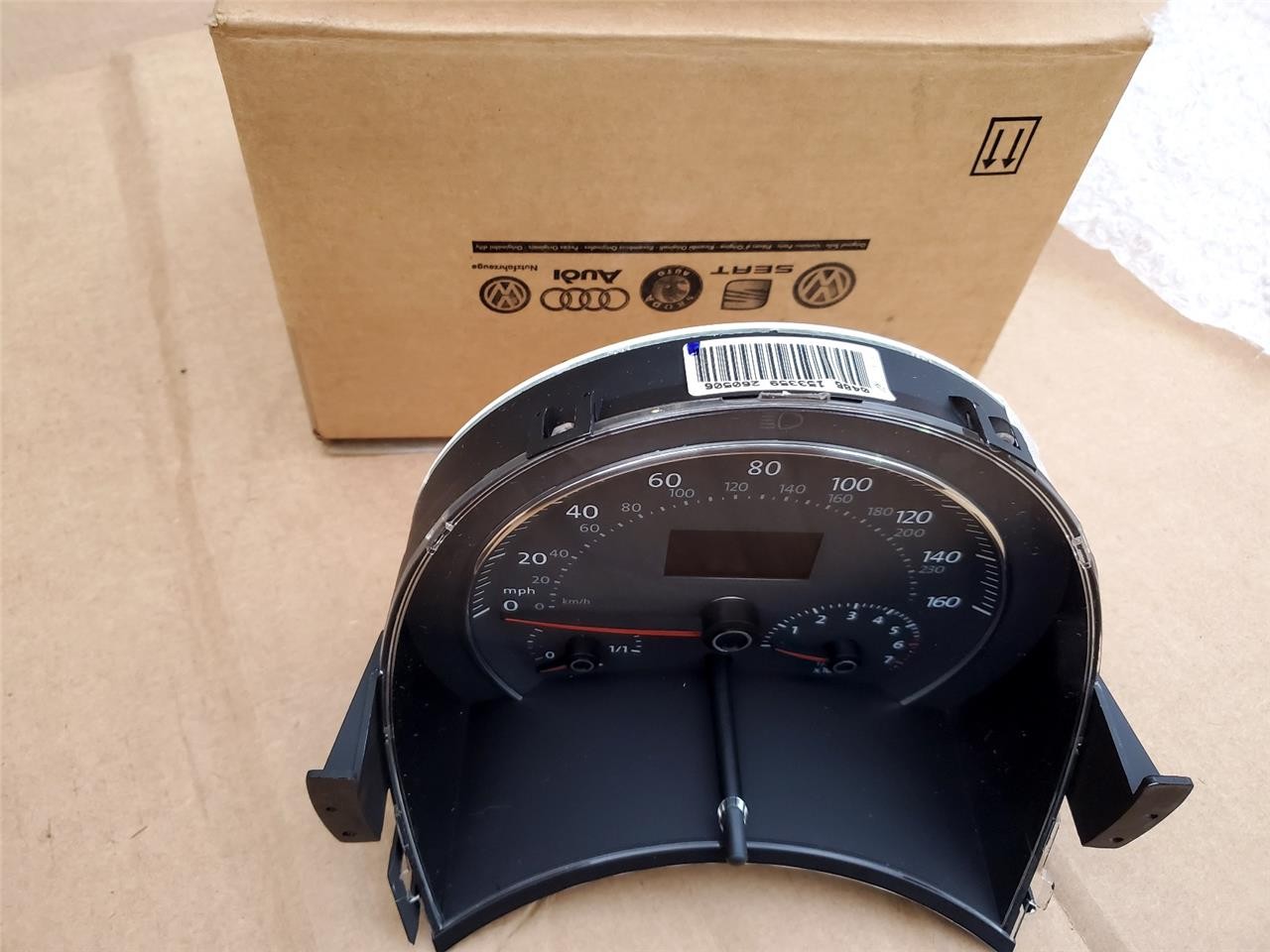 BROKEN TABS OEM 2006-2007 Automatic VW Beetle Bug Gauges Instrument Cluster