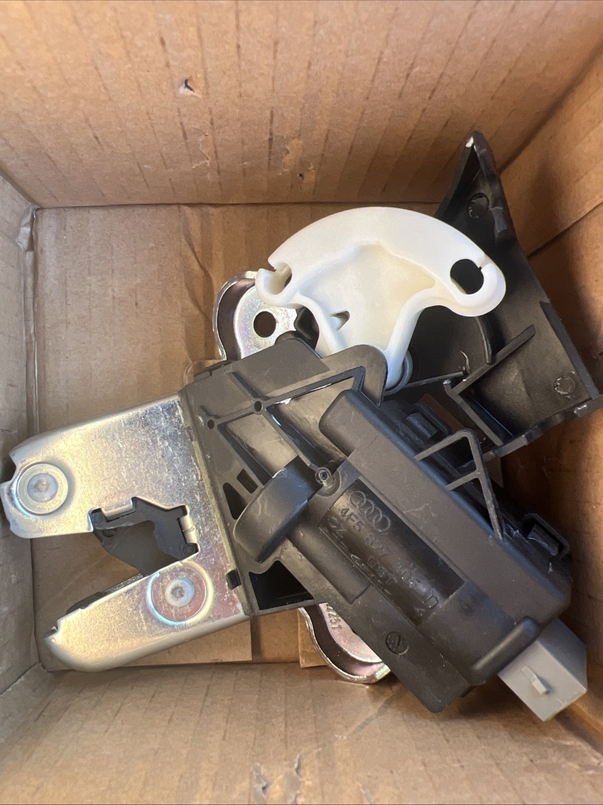 2005-2010 AUDI A6 A8 A4 TRUNK LID LOCK LATCH ACTUATOR 4F5827505D