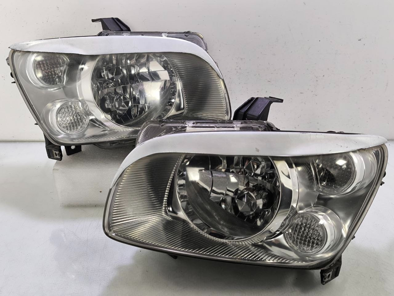Nissan Stagea M35 250RS 300RS XENON HID W/Eyes Lips Front Head Lights Lamps Pair